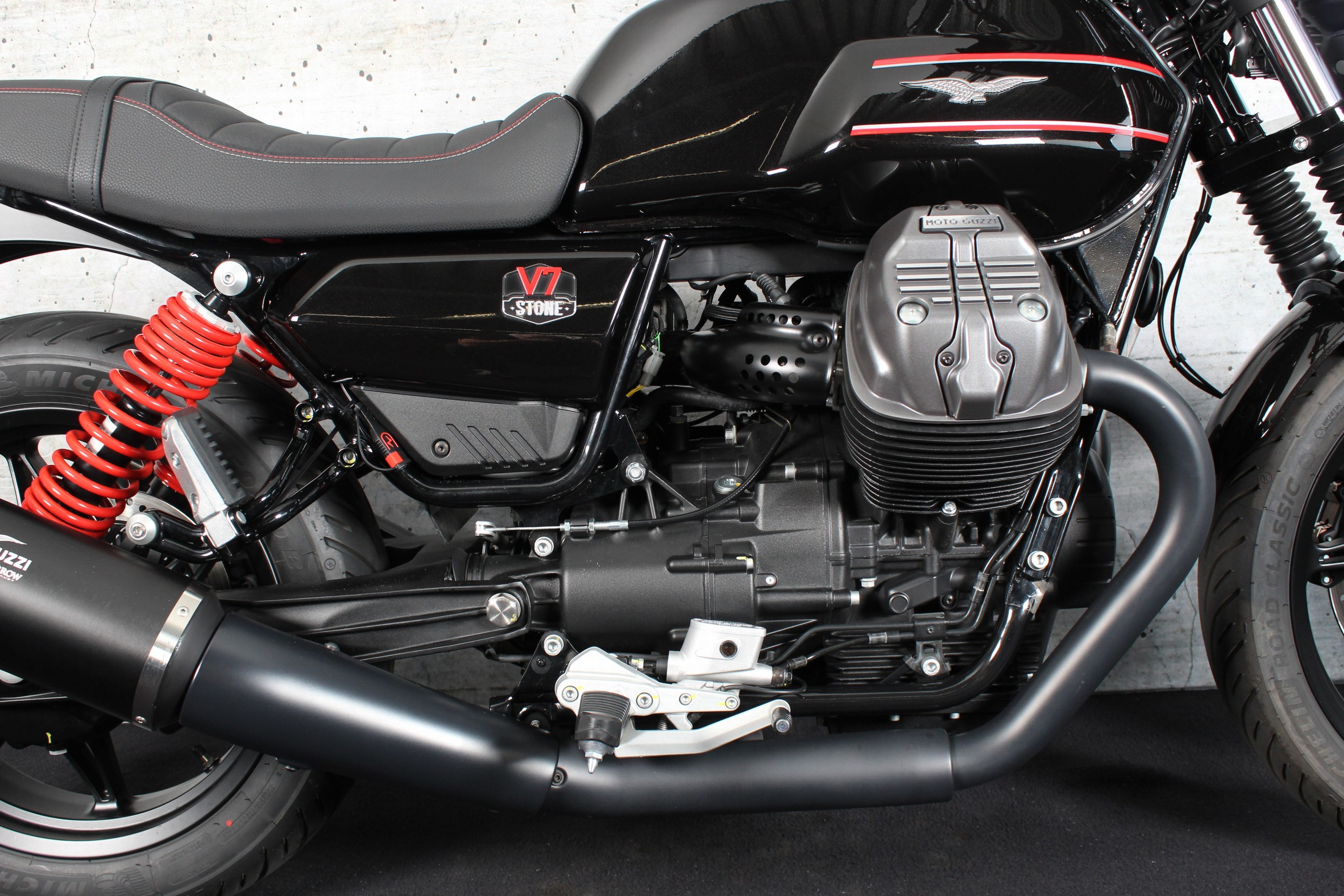 MOTO GUZZI V7 IV Stone Special Edition