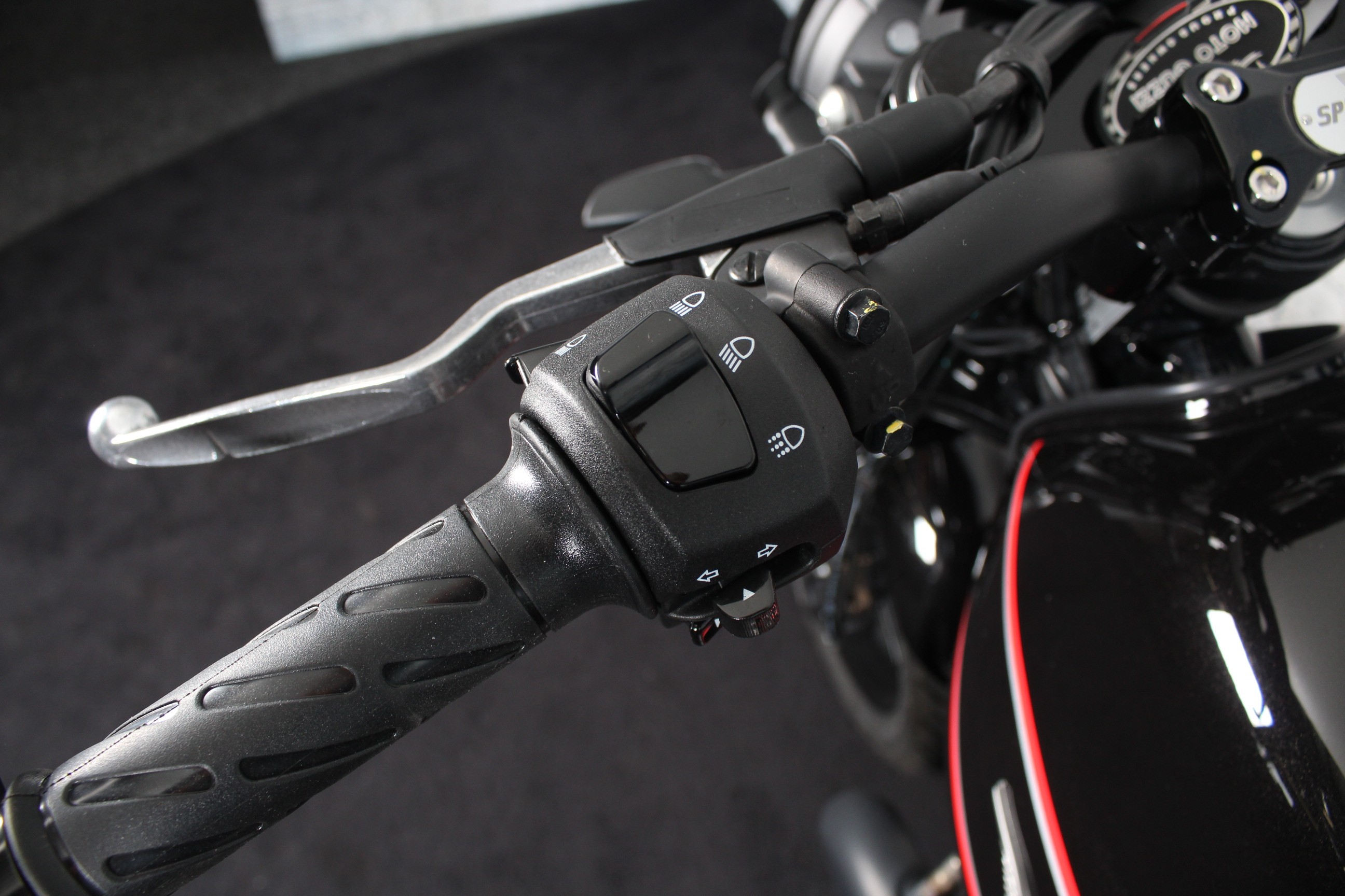 MOTO GUZZI V7 IV Stone Special Edition
