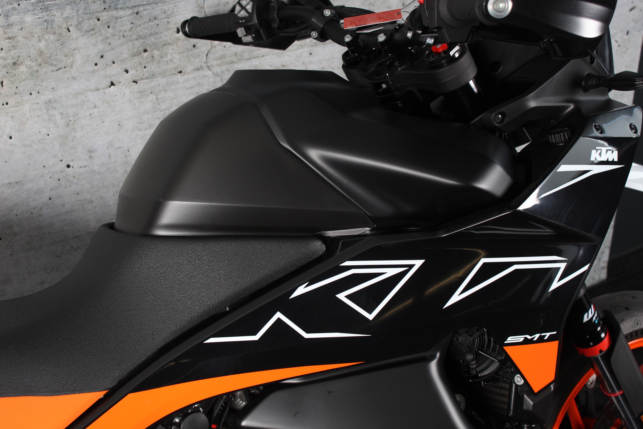 KTM 890 SMT