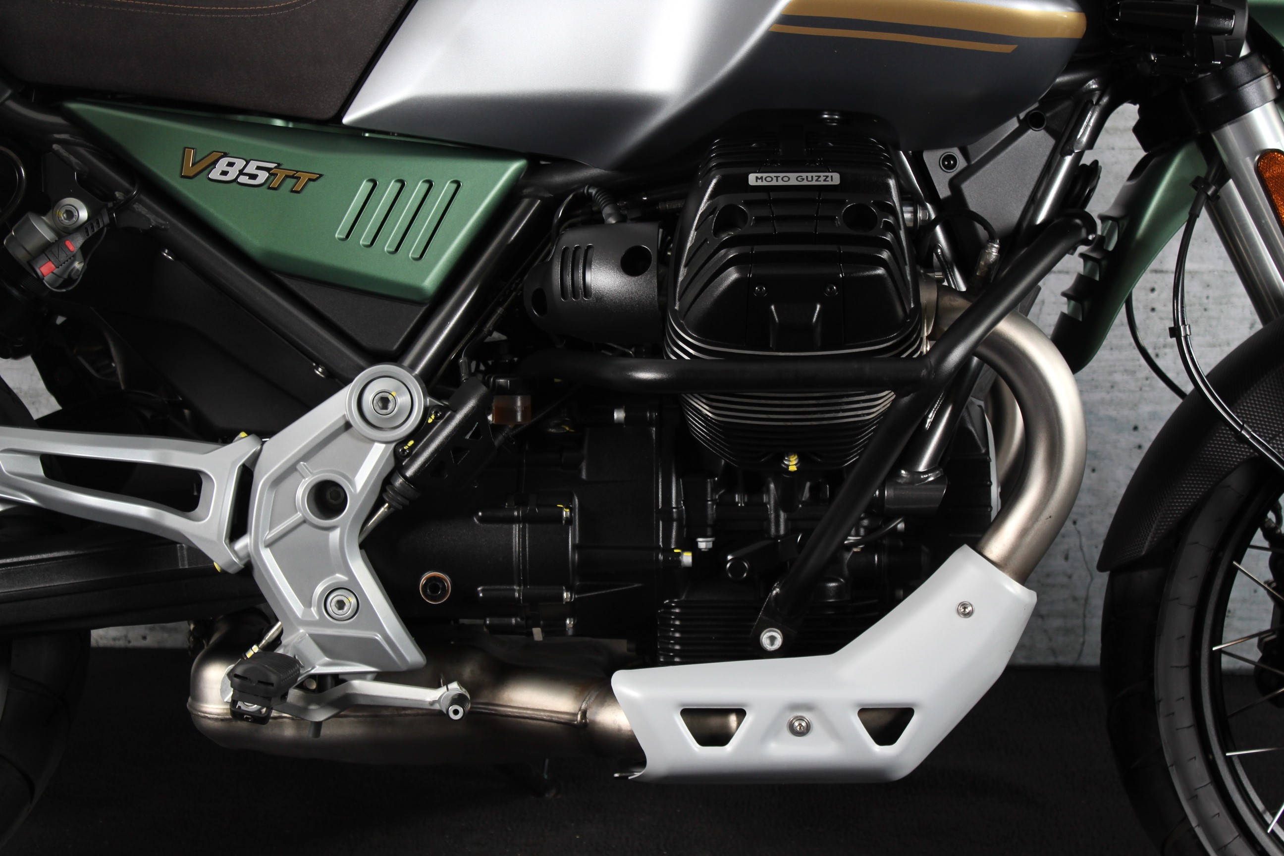 MOTO GUZZI V85 TT Centenario