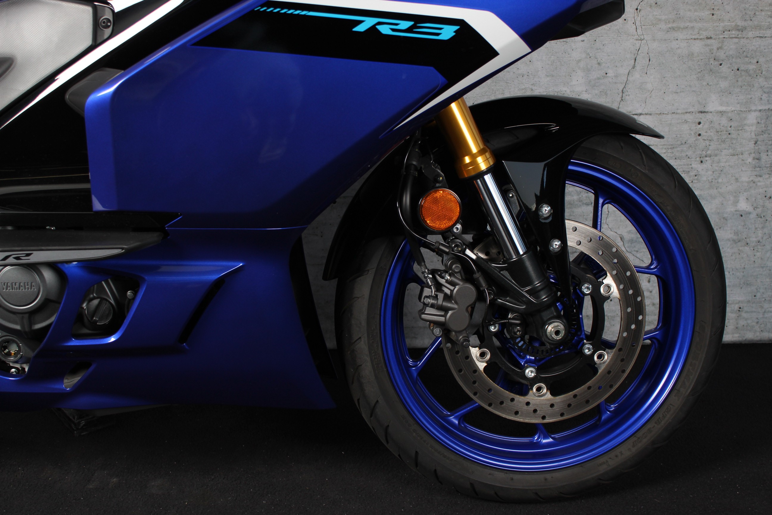 YAMAHA YZF R3