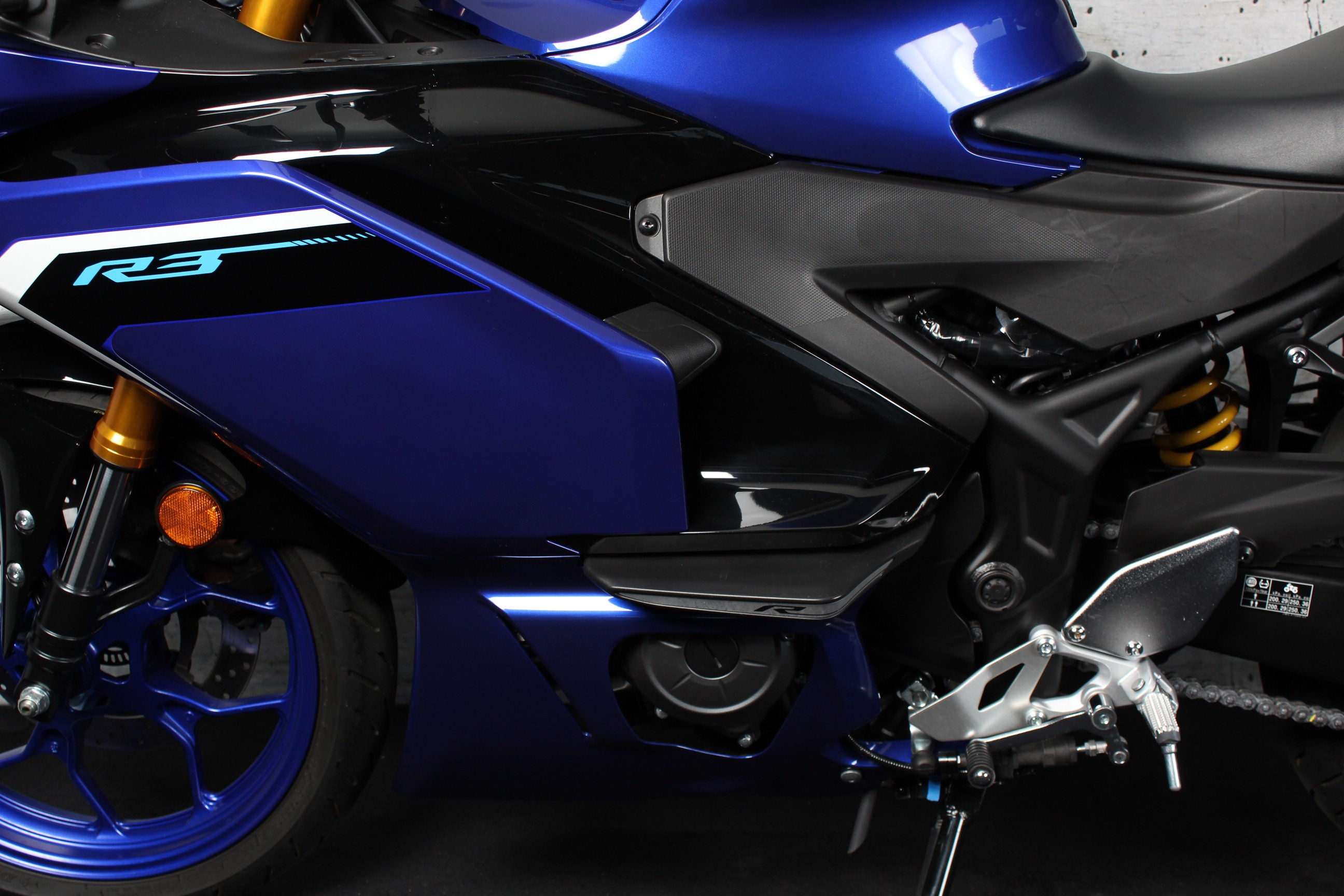 YAMAHA YZF R3