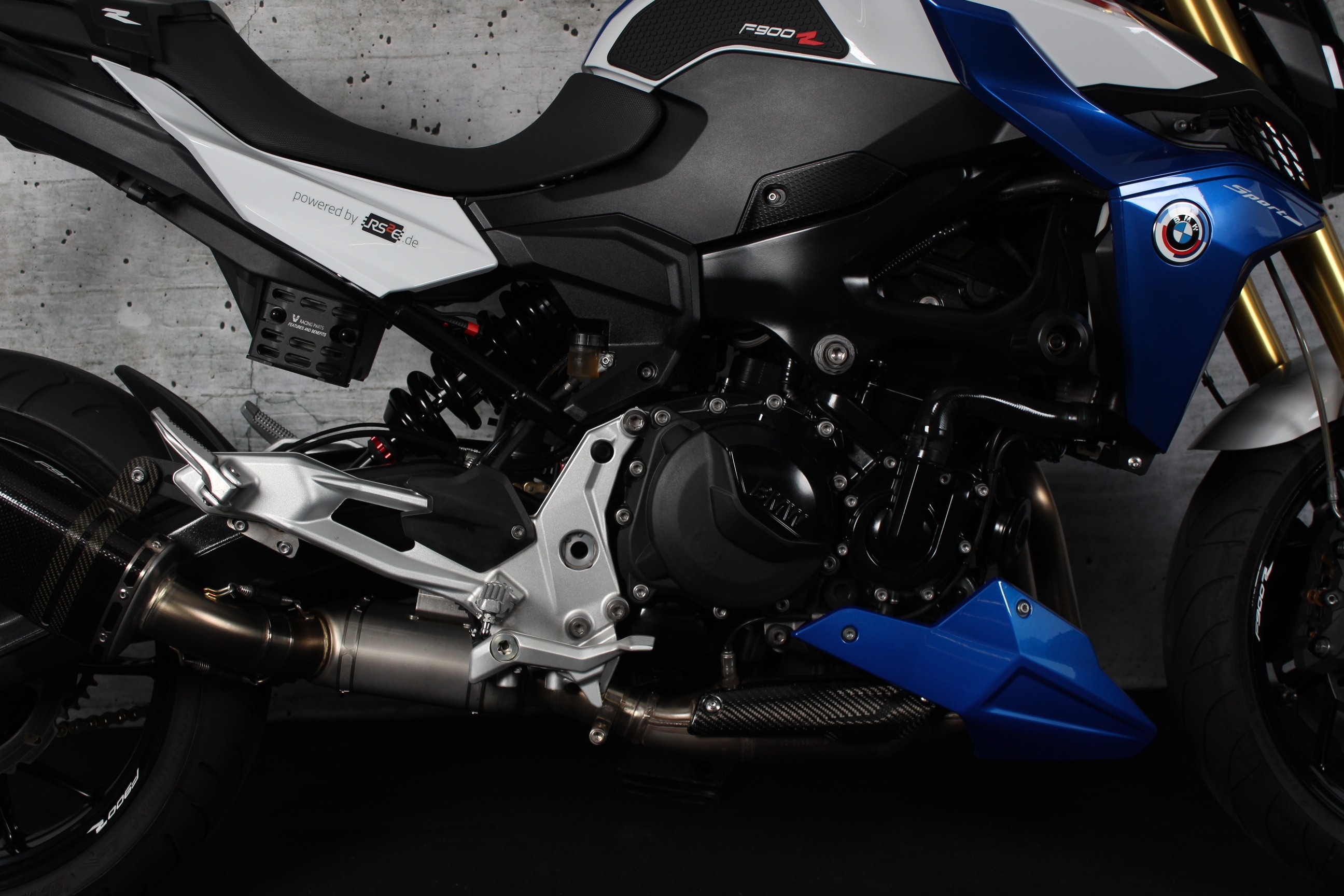 BMW F 900 R Akrapovic - Wilbers