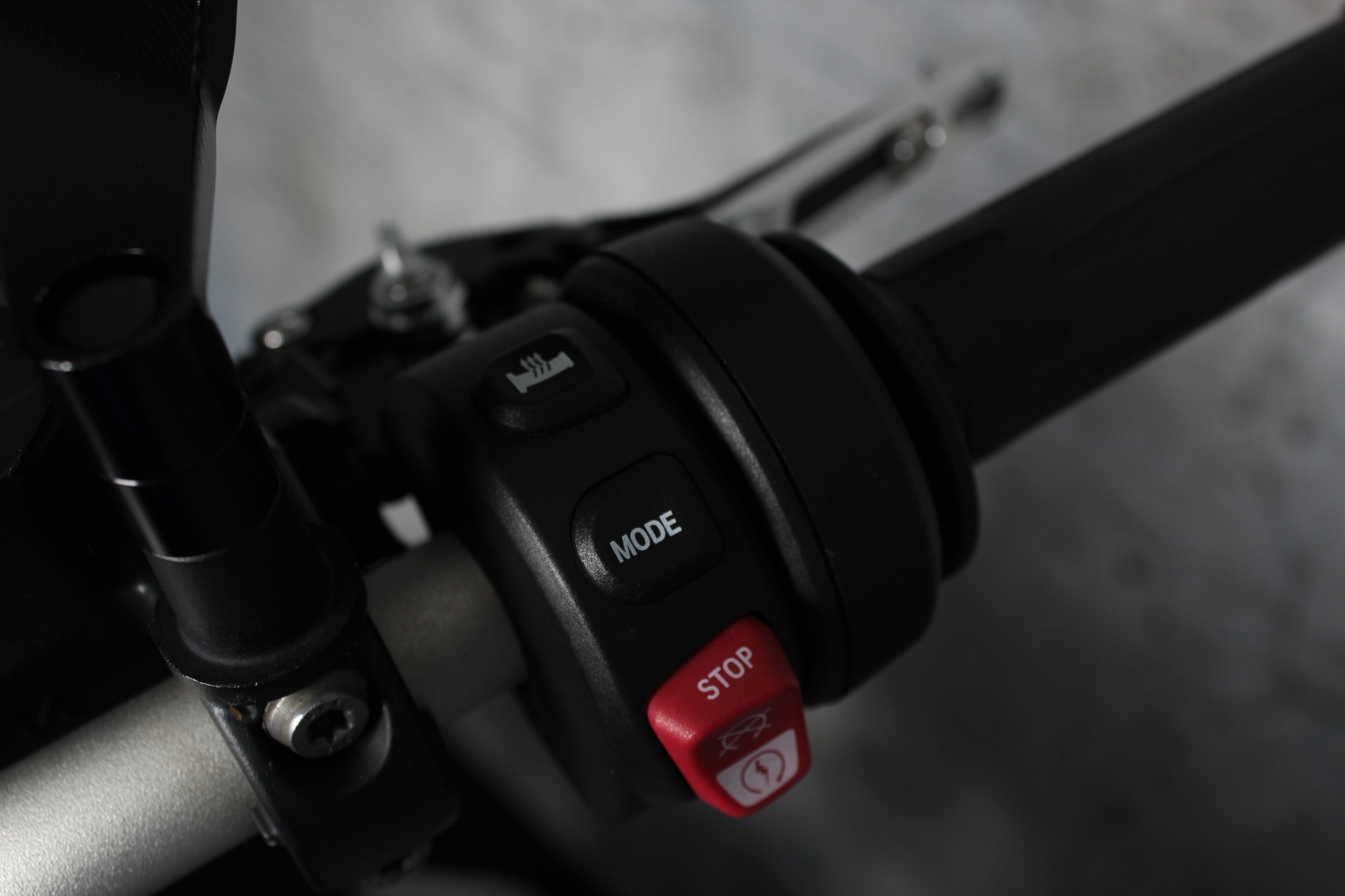 BMW F 900 R Akrapovic - Wilbers