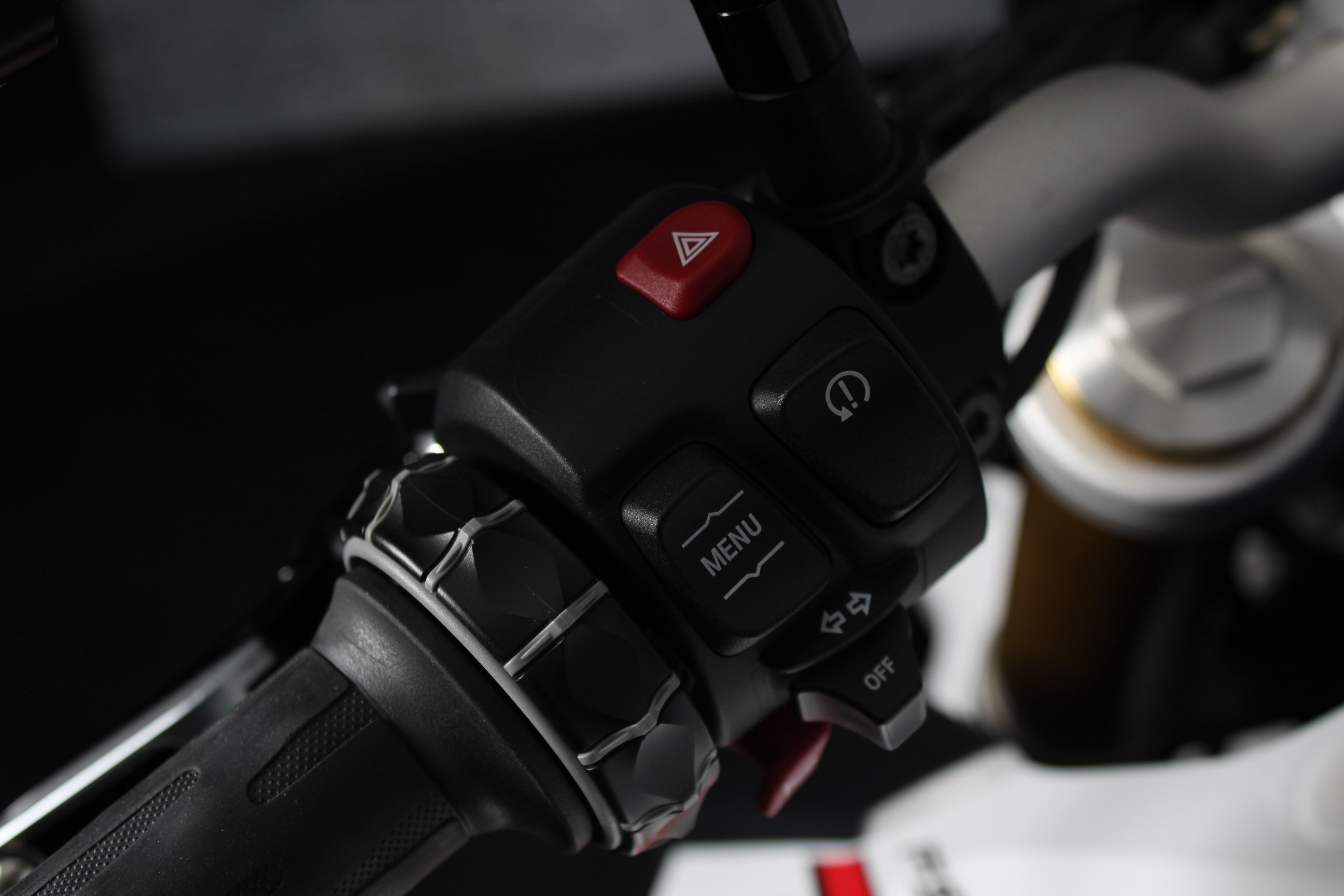 BMW F 900 R Akrapovic - Wilbers