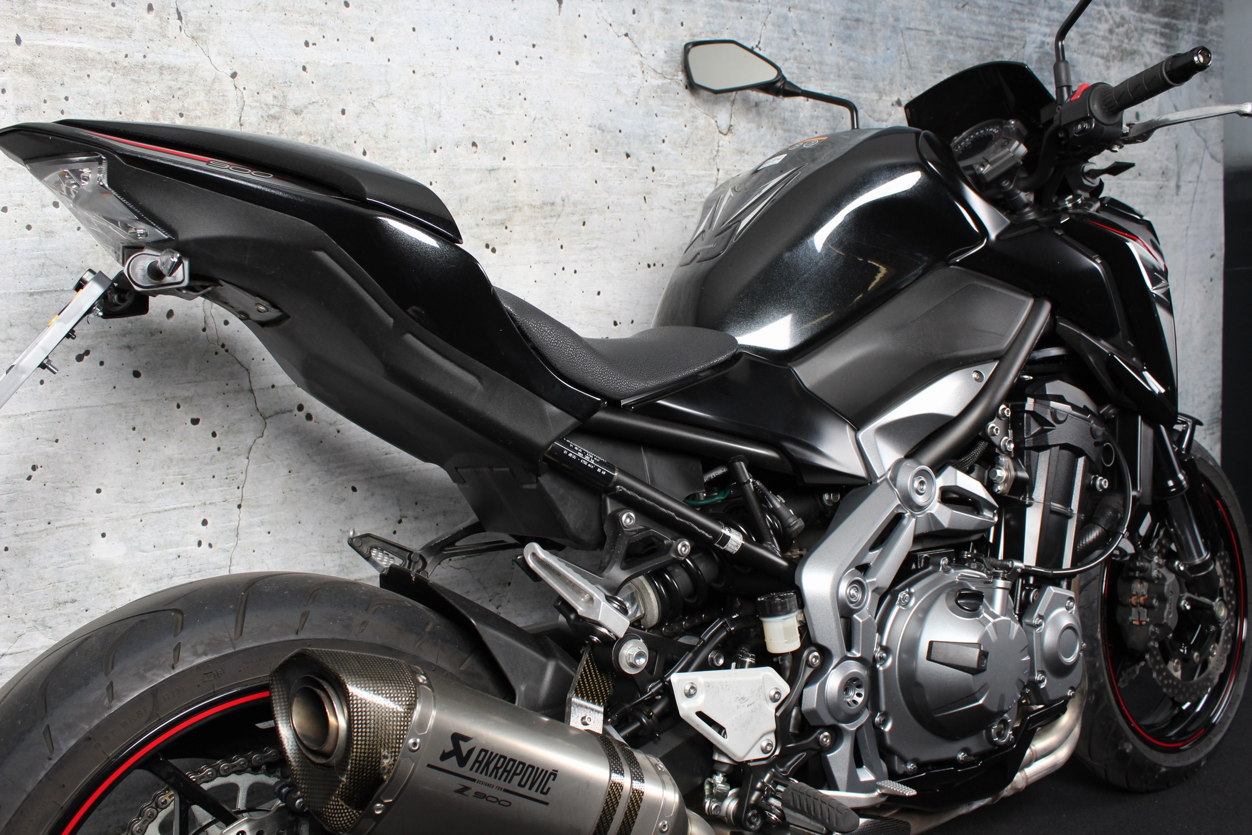 KAWASAKI Z 900 Performance Akrapovic -