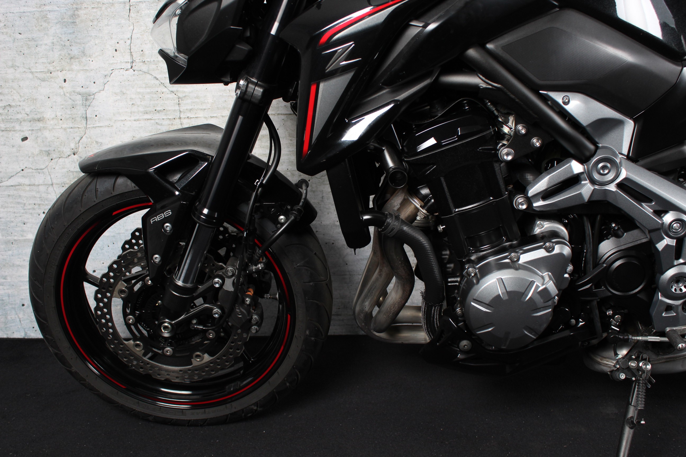 KAWASAKI Z 900 Performance Akrapovic -