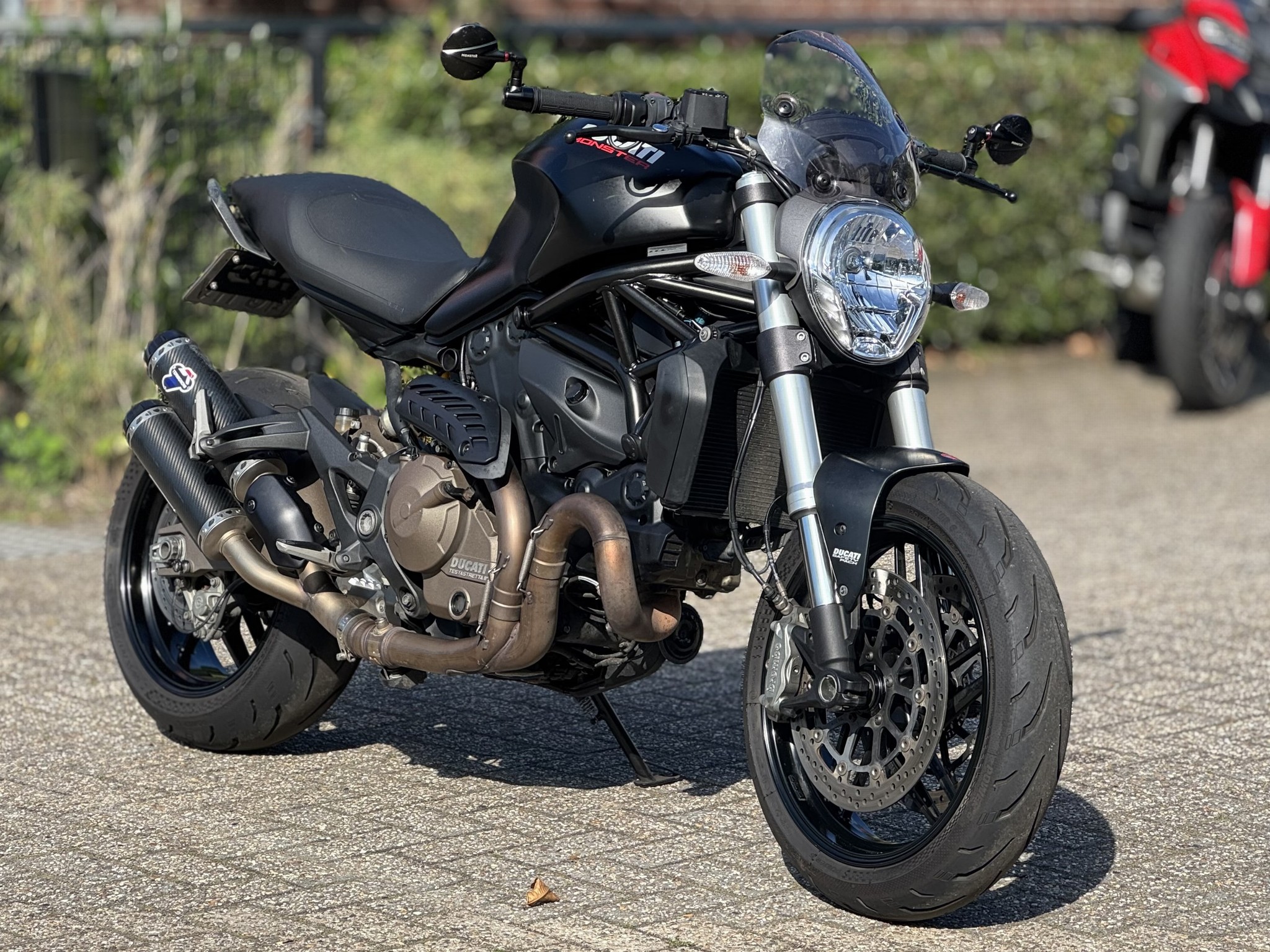 DUCATI Monster 821