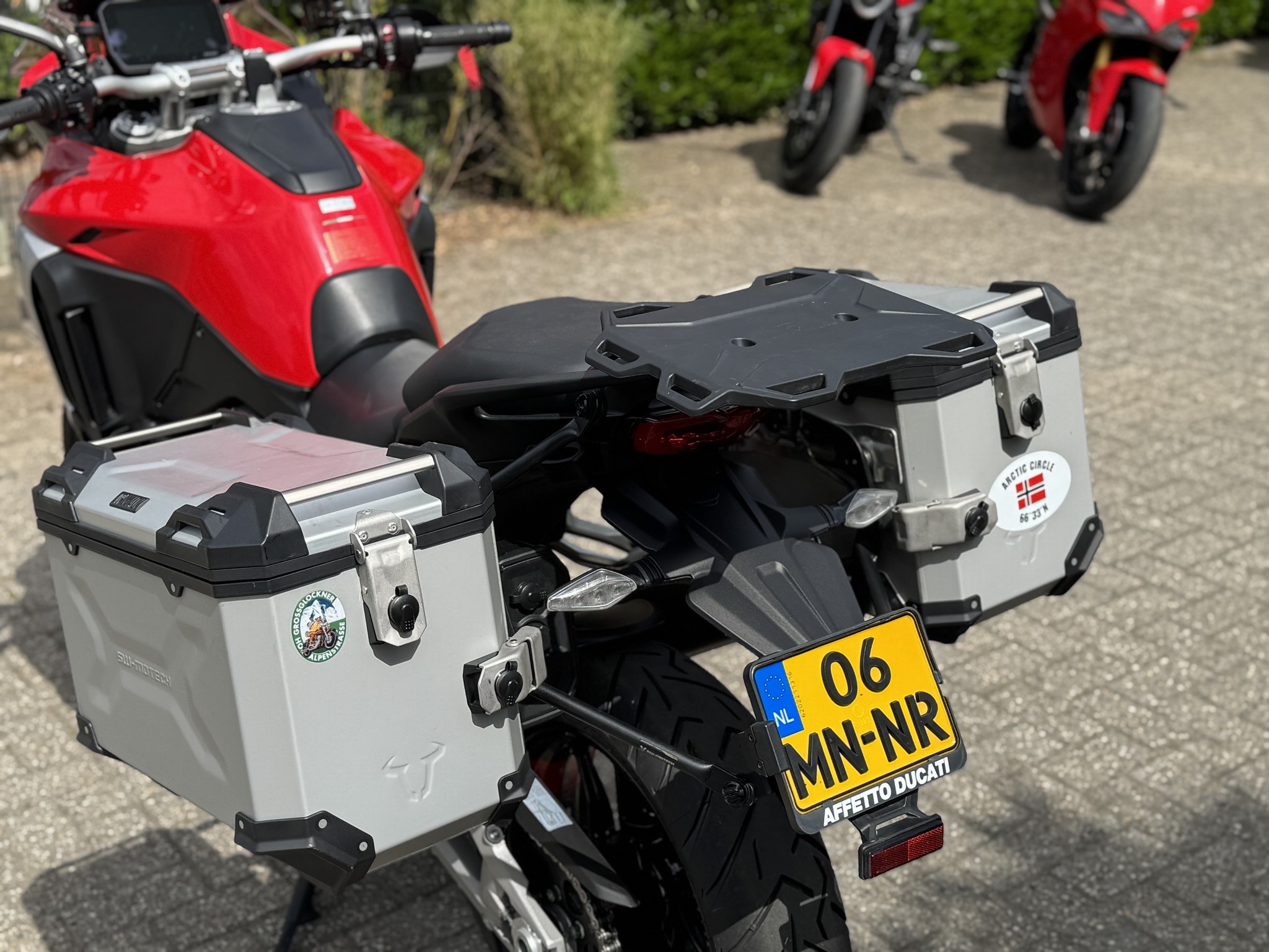DUCATI Multistrada V4 S-Rader - Red