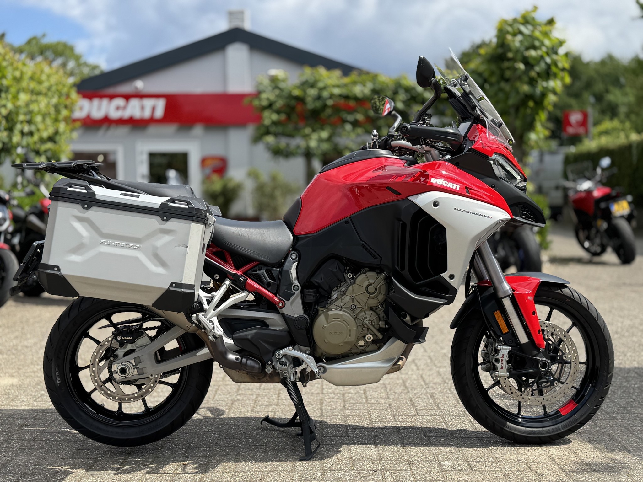DUCATI Multistrada V4 S-Rader - Red