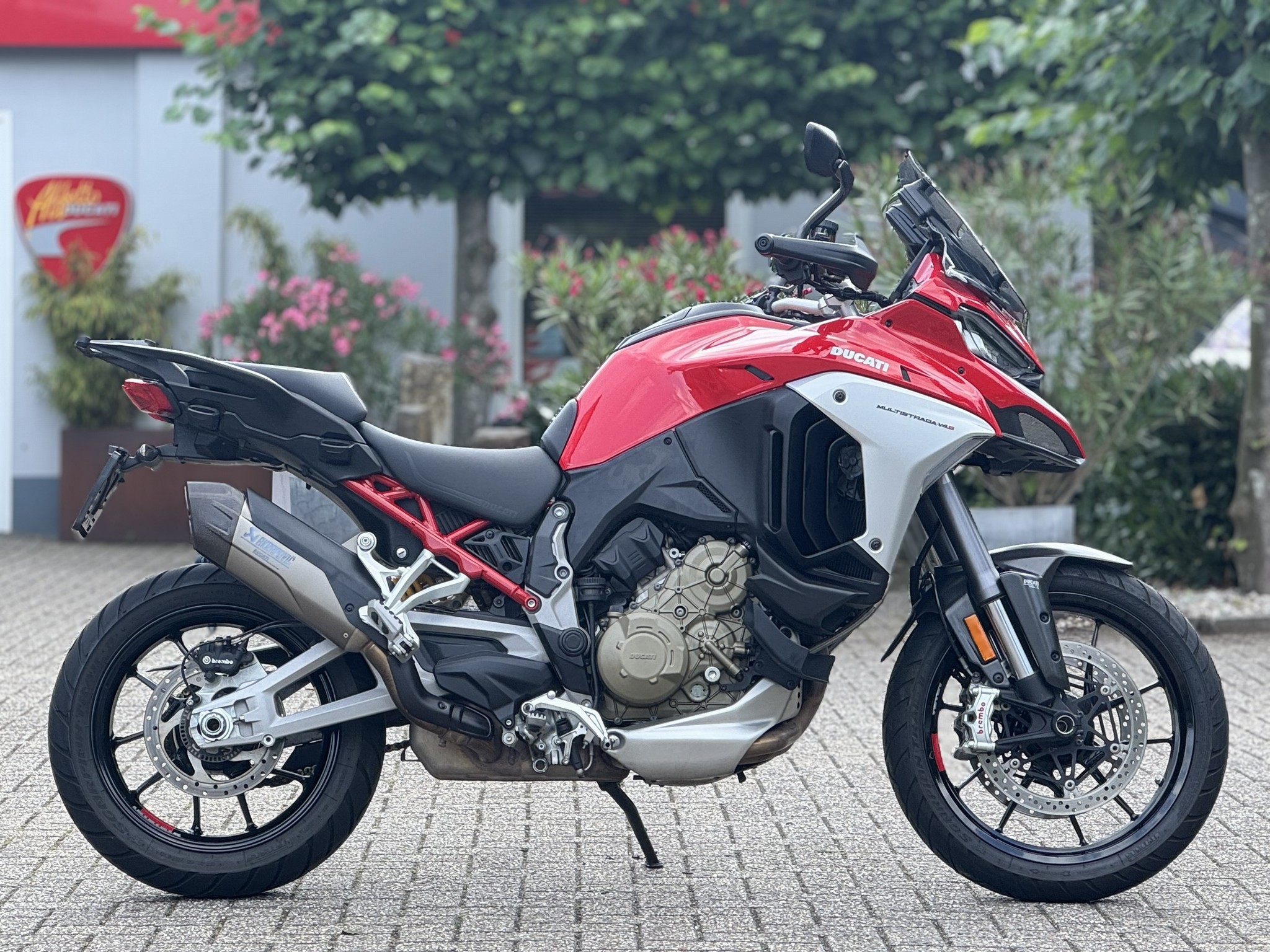 DUCATI Multistrada V4 S-Rader - Red