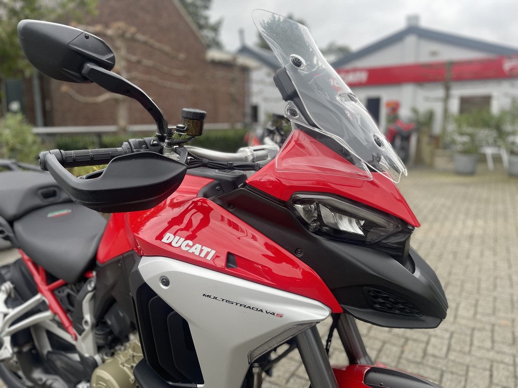 DUCATI Multistrada V4 S-Travel&Rader
