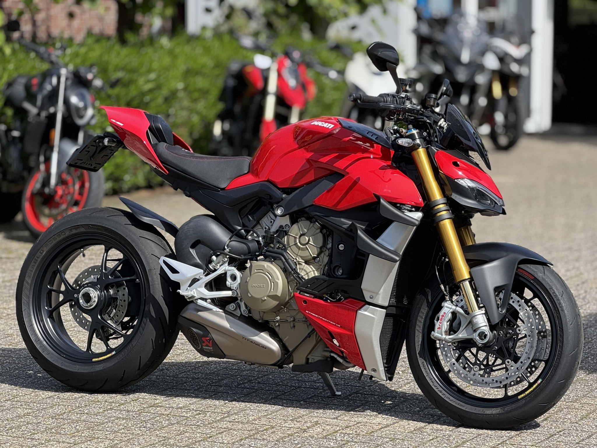 DUCATI Streetfighter V4S Red