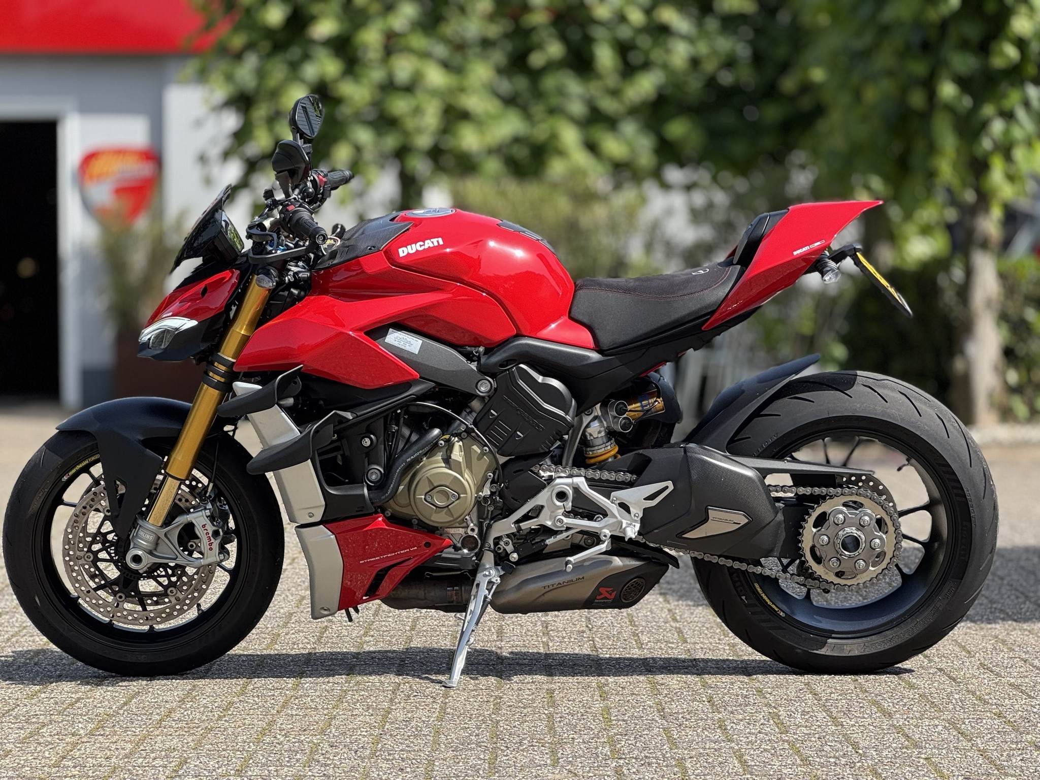 DUCATI Streetfighter V4S Red