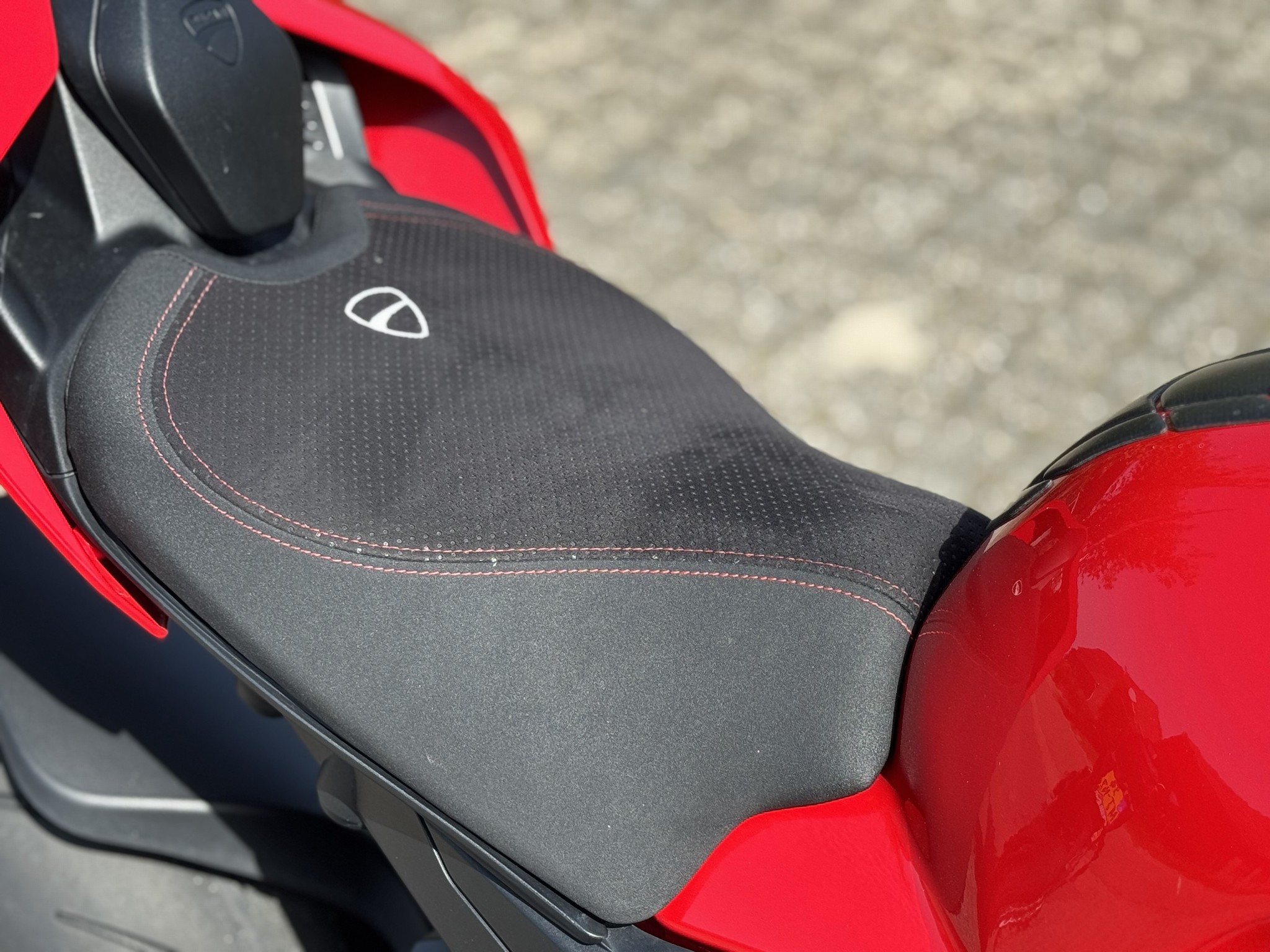DUCATI Streetfighter V4S Red