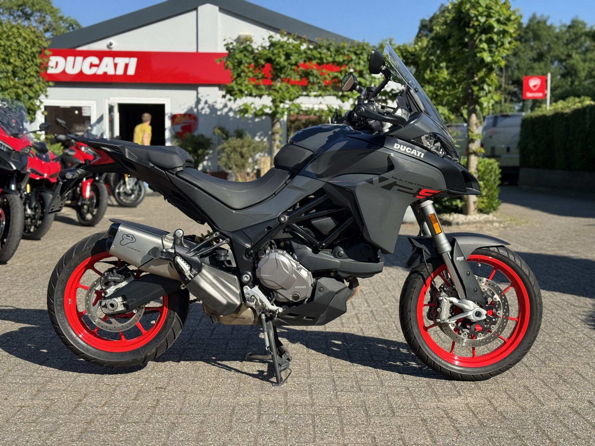 DUCATI Multistrada V2 S - Grey