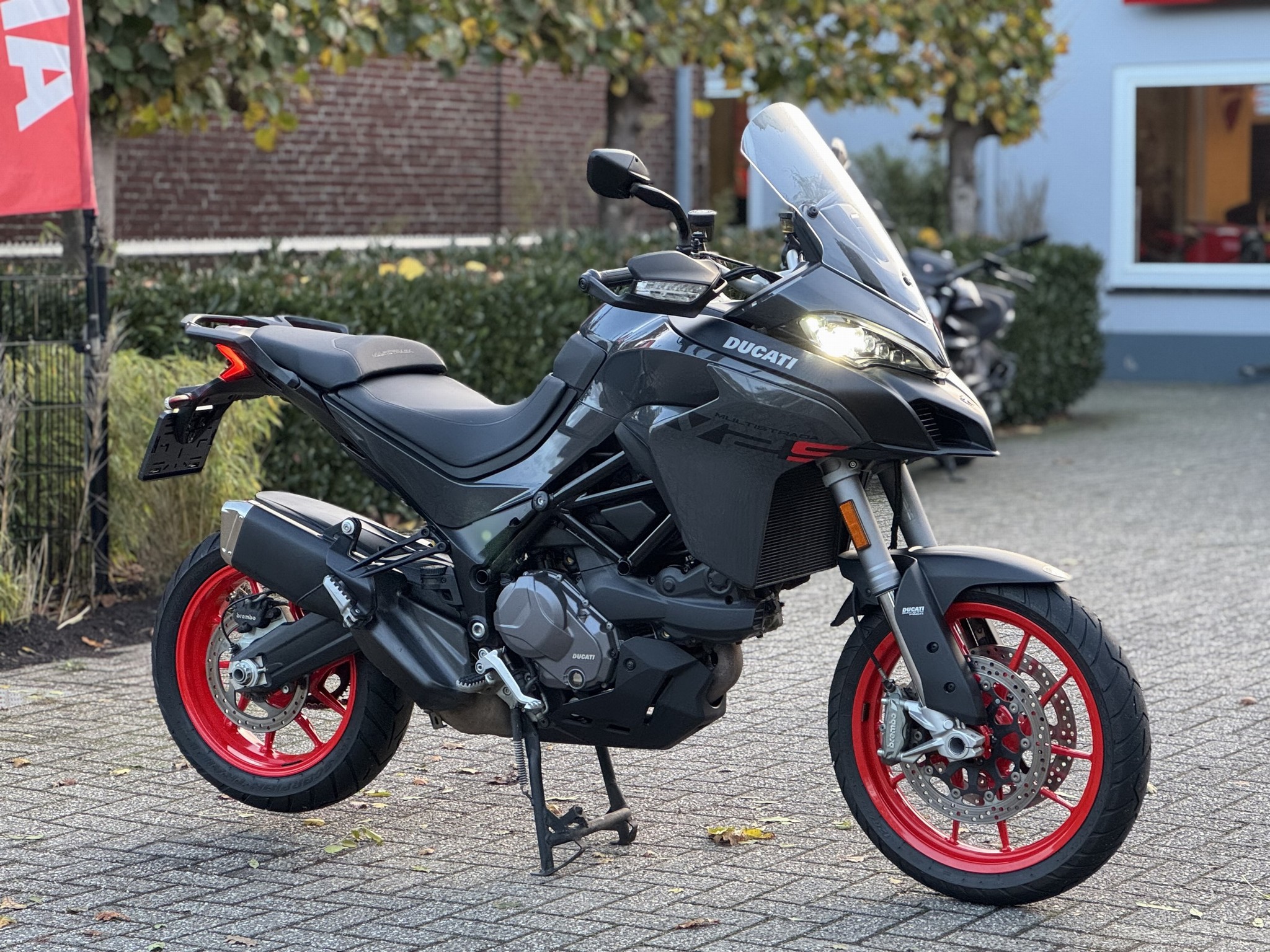 DUCATI Multistrada V2 S - Grey