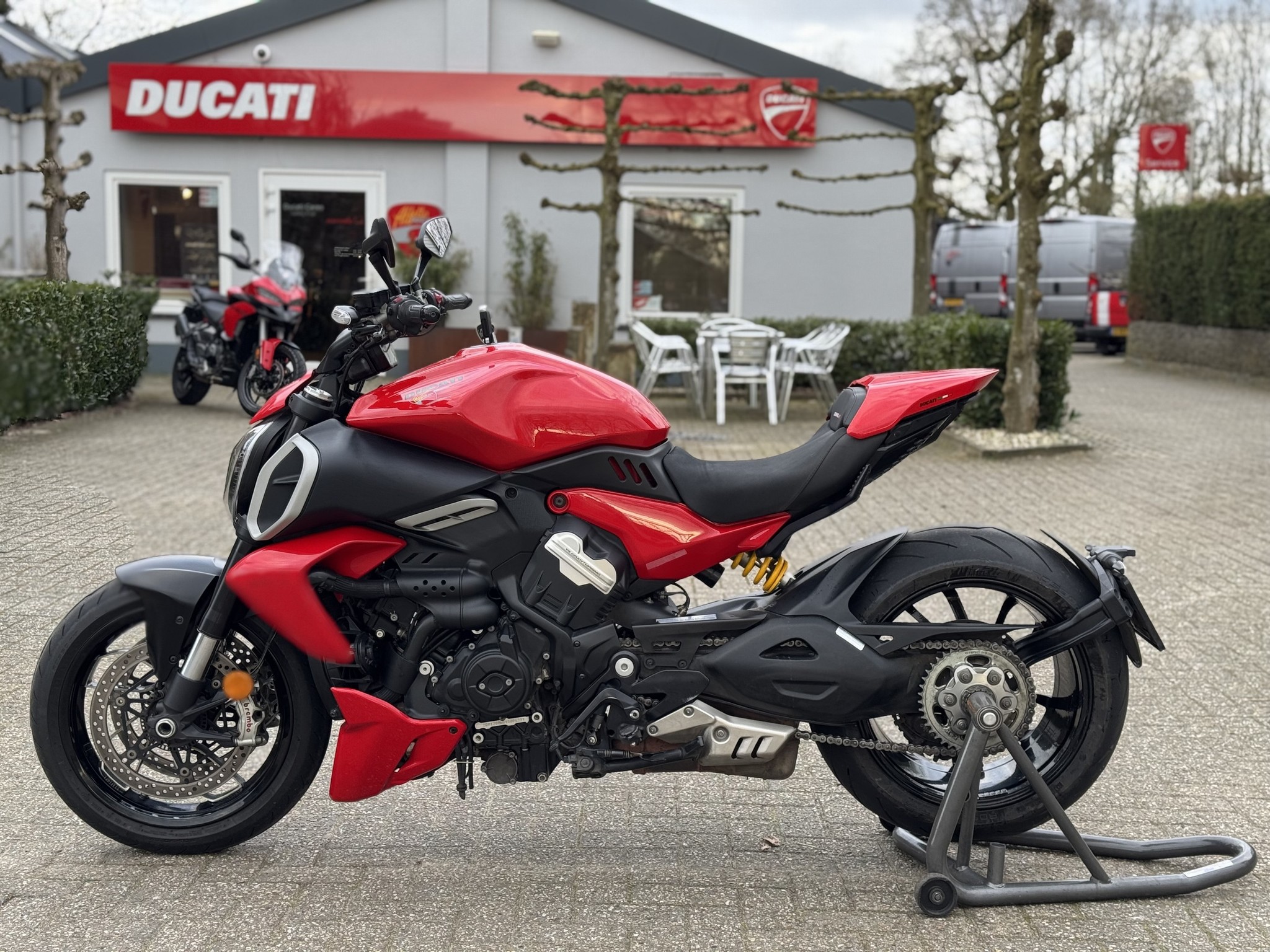 DUCATI Diavel V4 Red