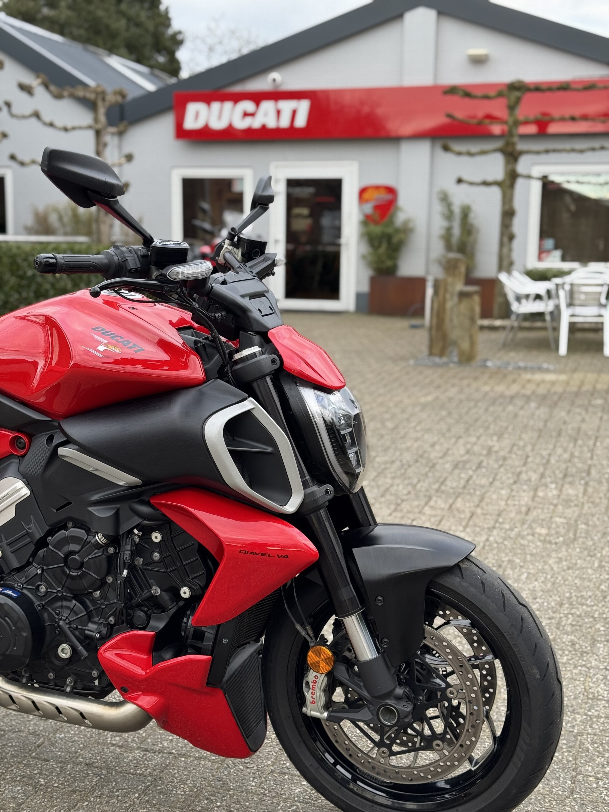 DUCATI Diavel V4 Red