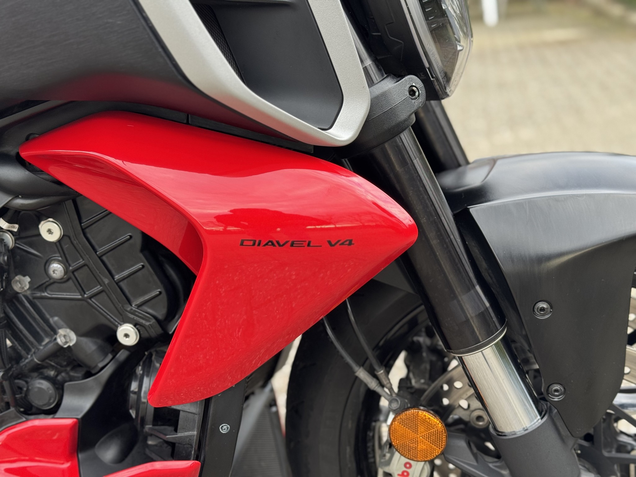 DUCATI Diavel V4 Red