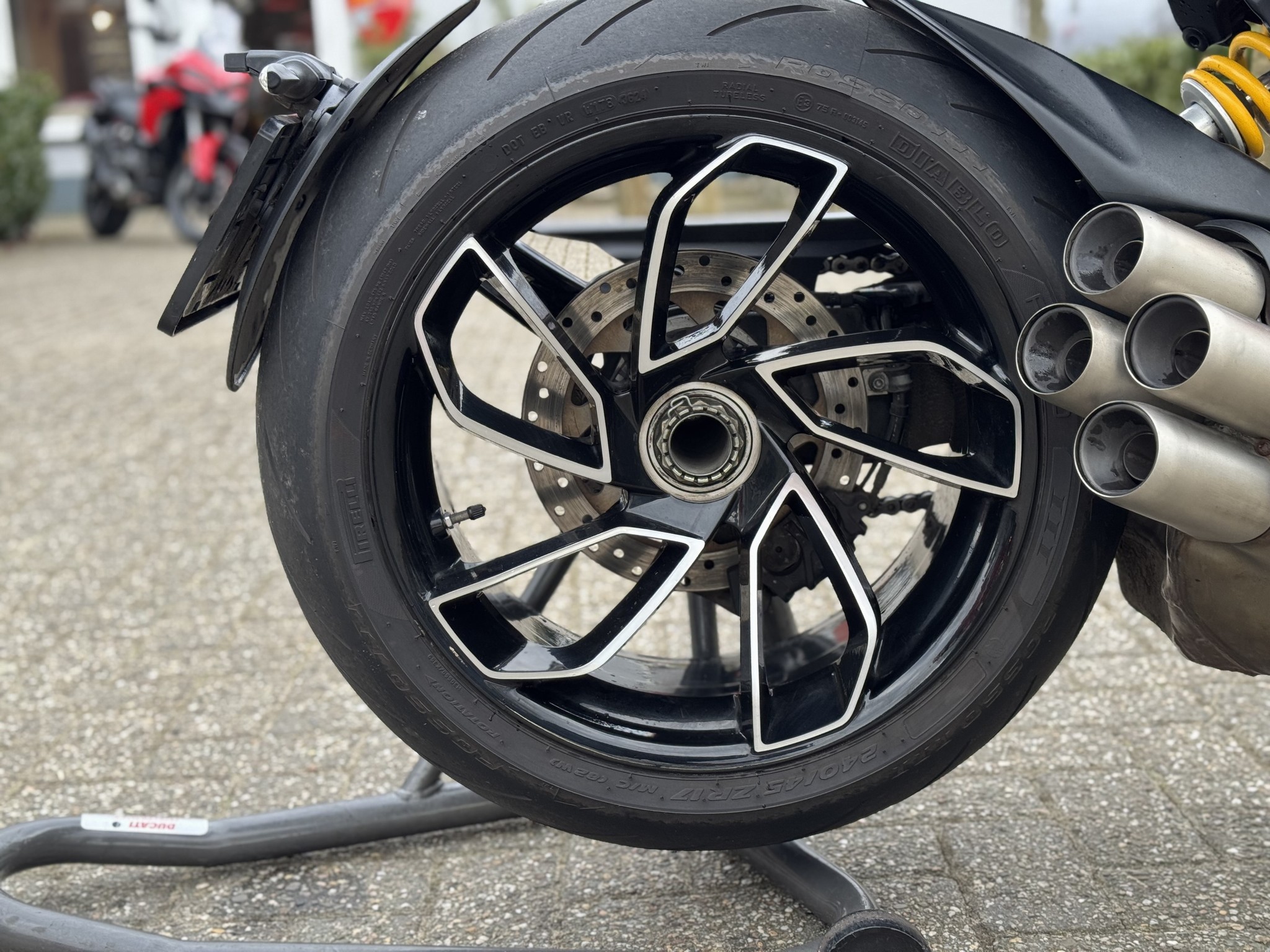 DUCATI Diavel V4 Red