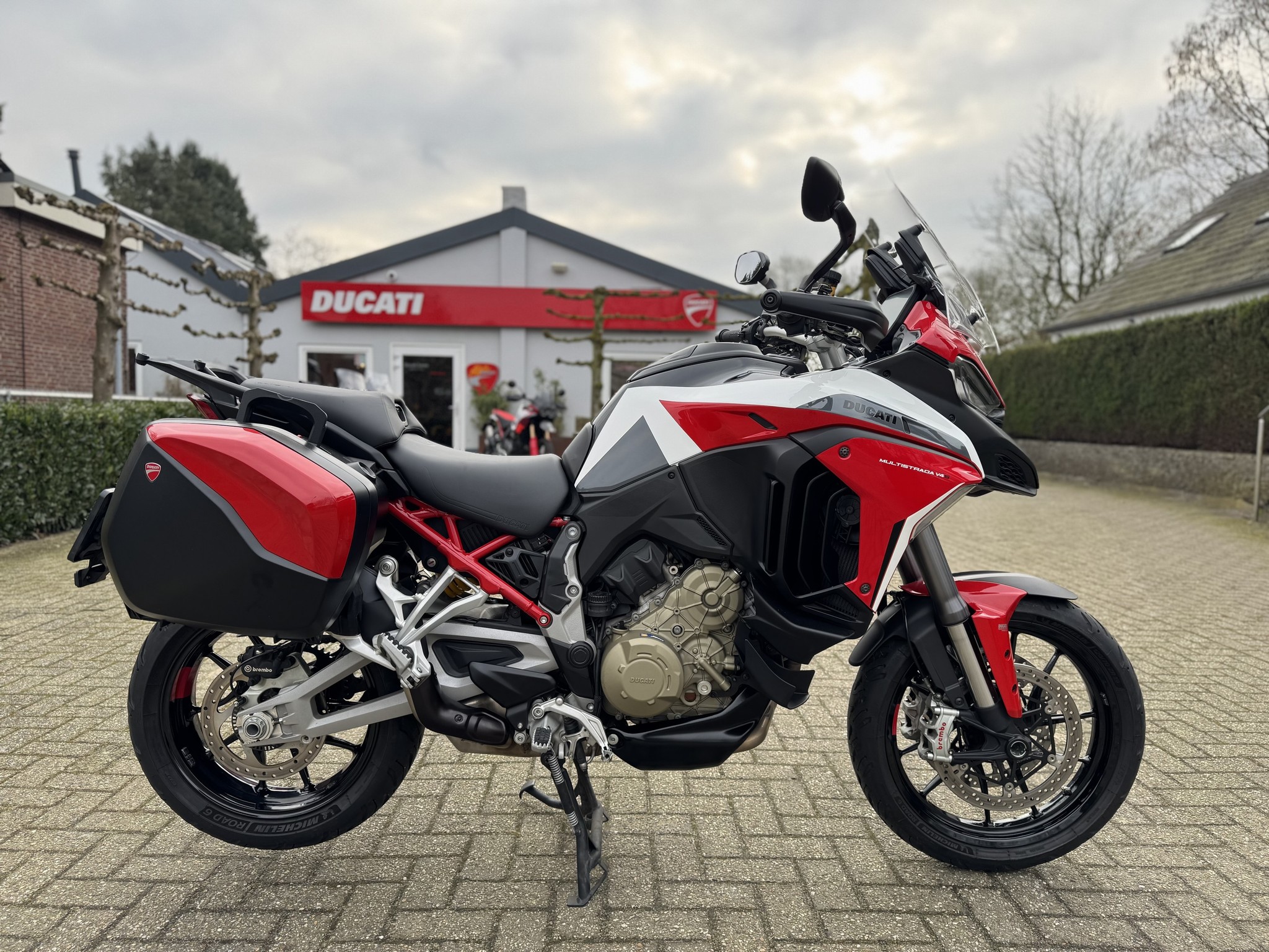 DUCATI Multistrada V4 S-Travel&Rader