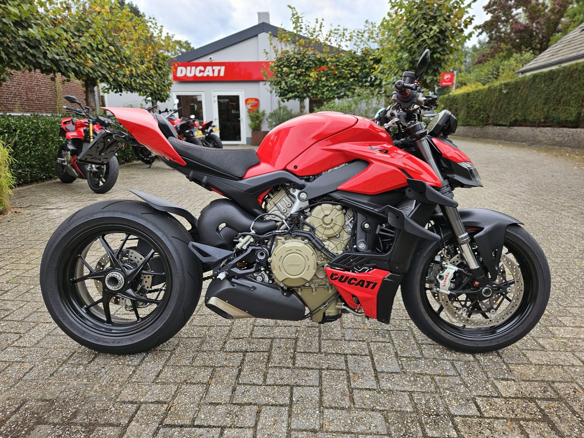 DUCATI Streetfighter V4 Red