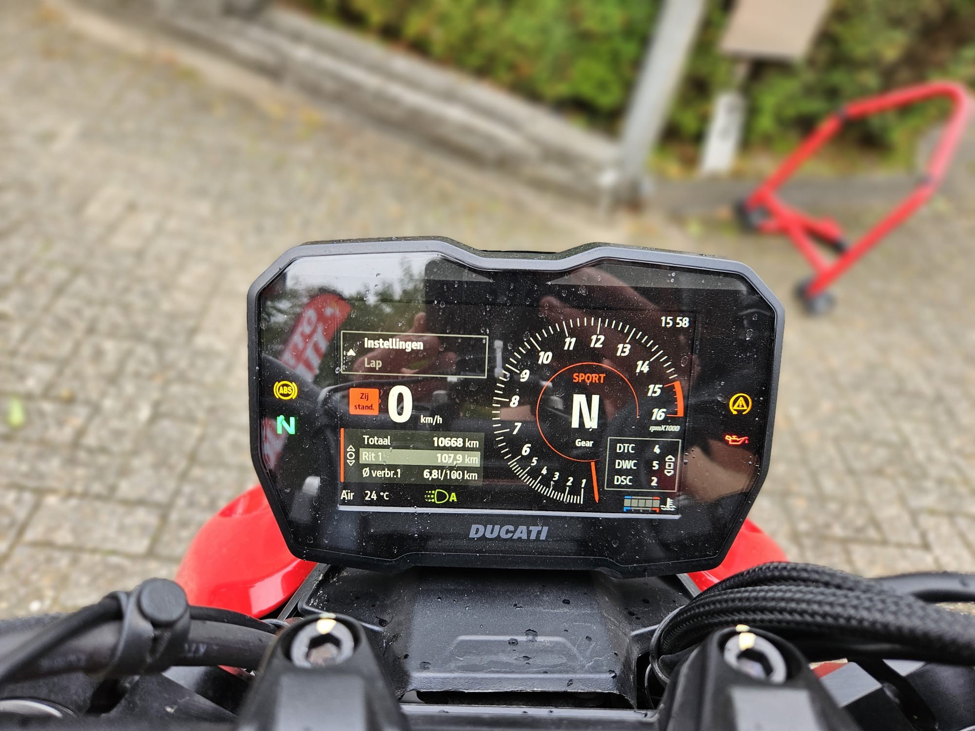DUCATI Streetfighter V4 Red