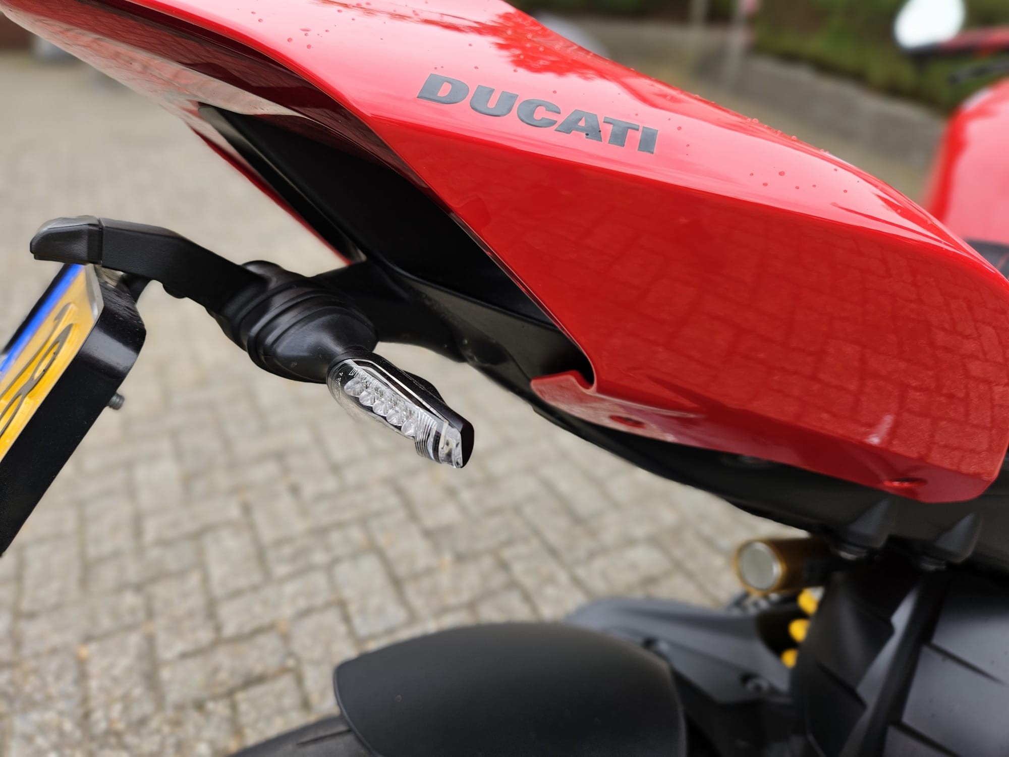 DUCATI Streetfighter V4 Red