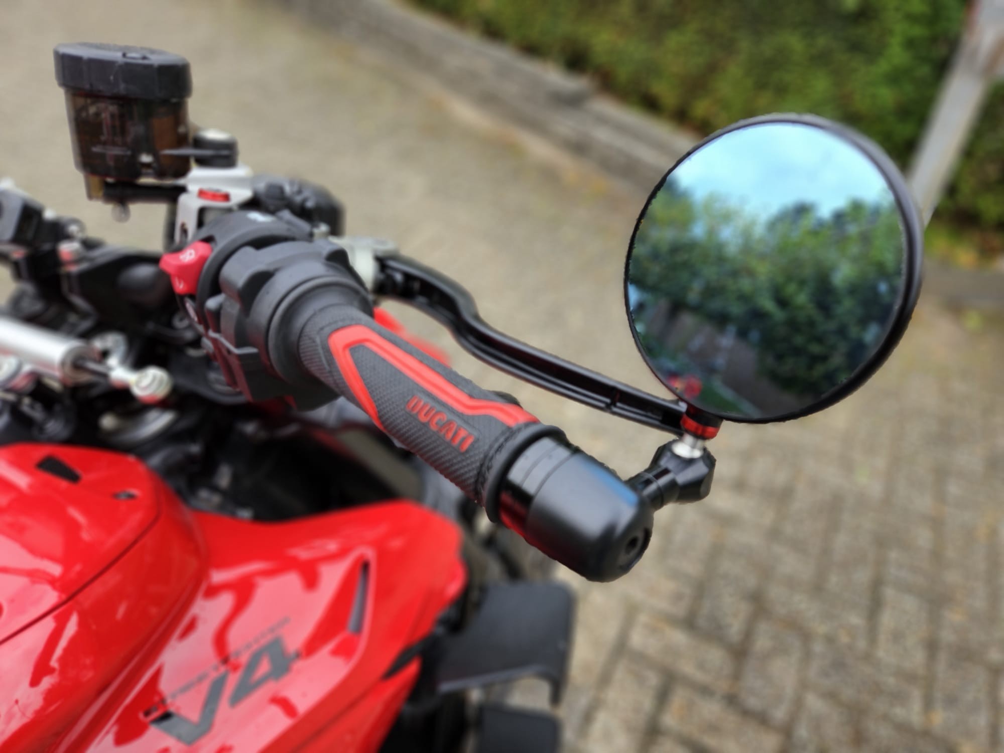DUCATI Streetfighter V4 Red