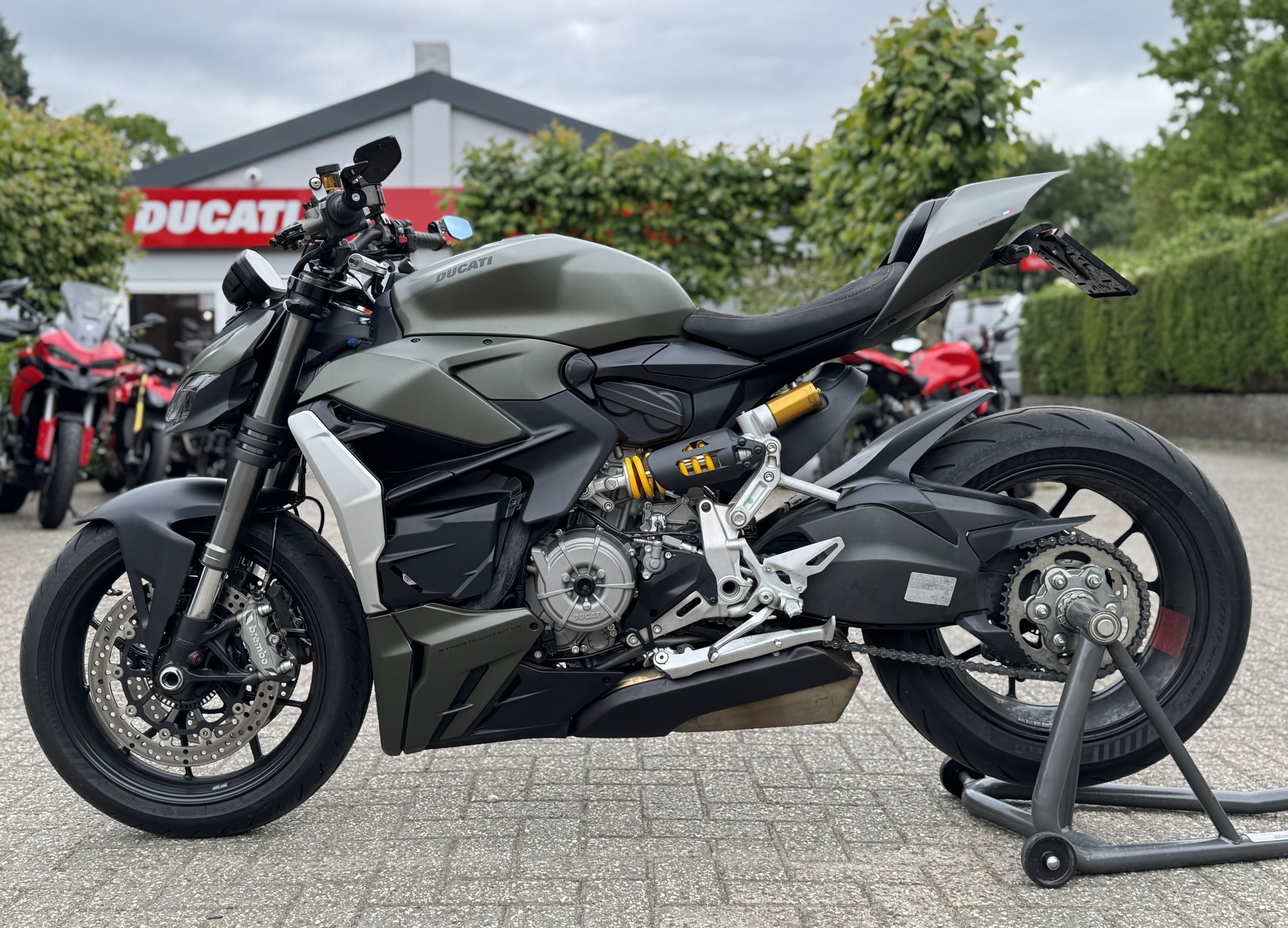 DUCATI Streetfighter V2 Storm Green