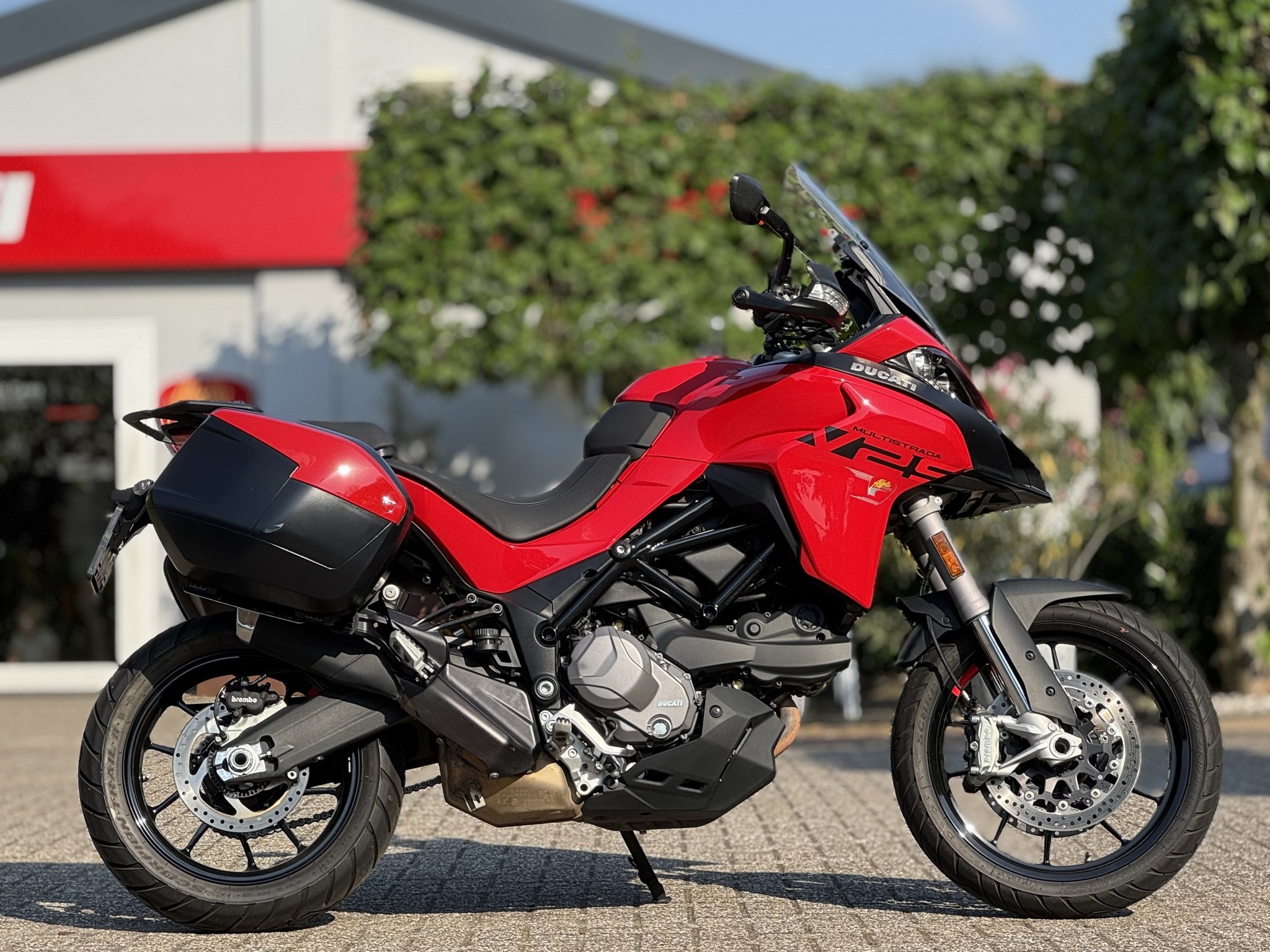 DUCATI Multistrada V2 S - Red