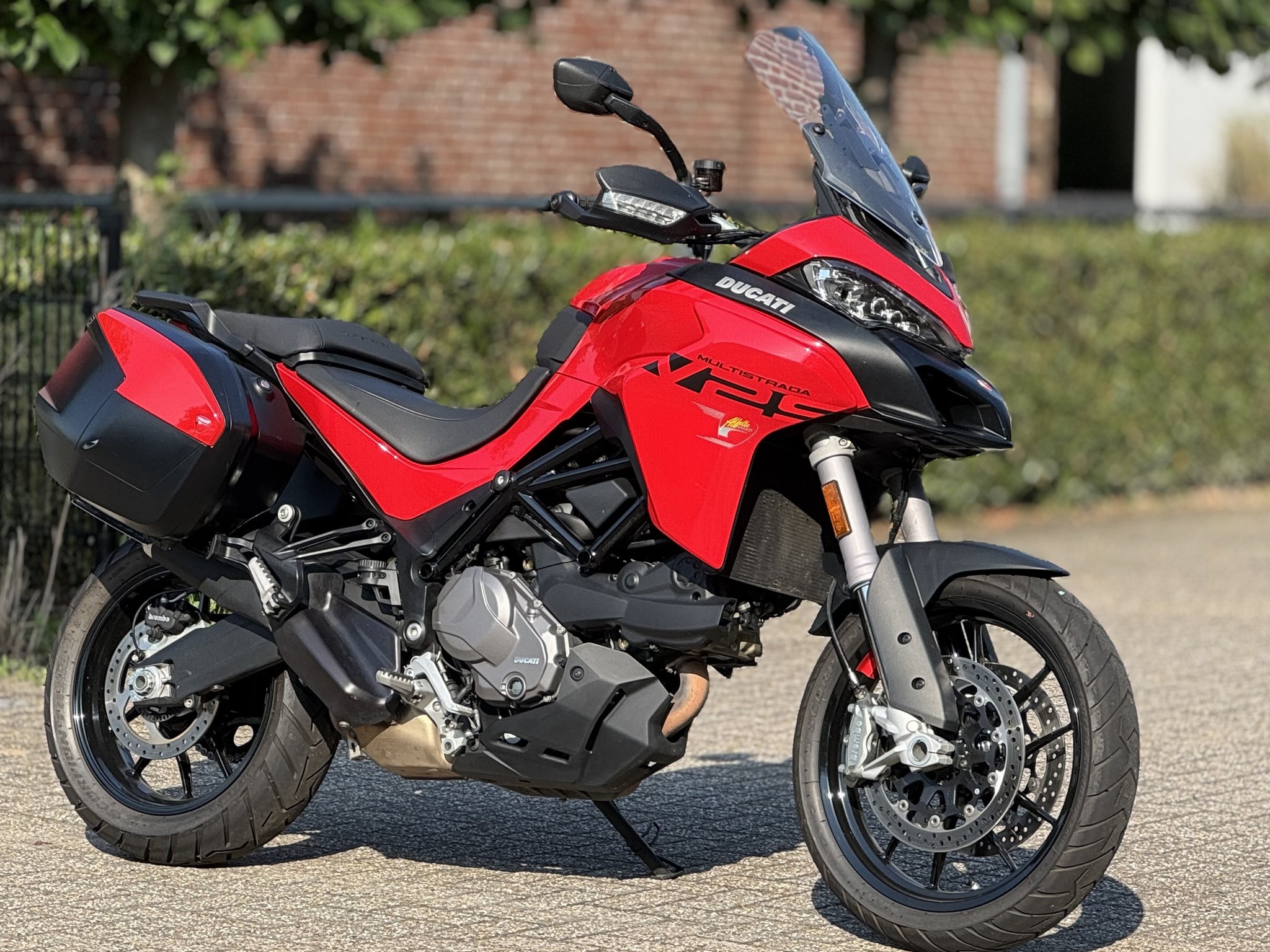 DUCATI Multistrada V2 S - Red