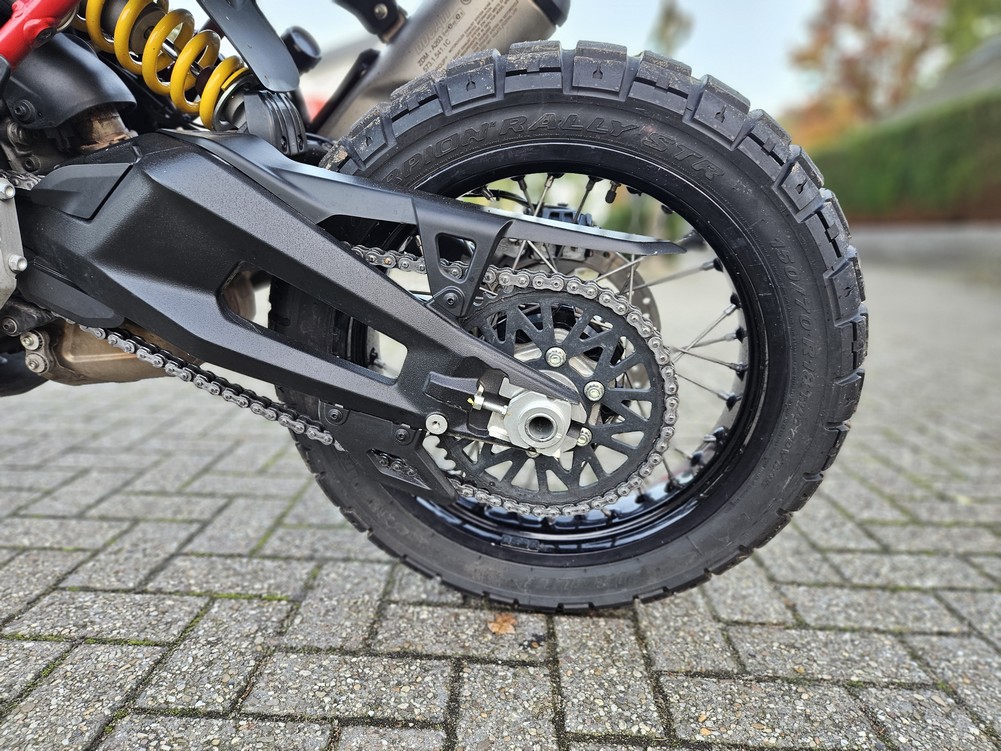 DUCATI Desert X Rally - Iron Giant Li