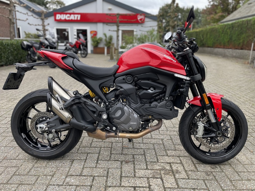 DUCATI Monster Red