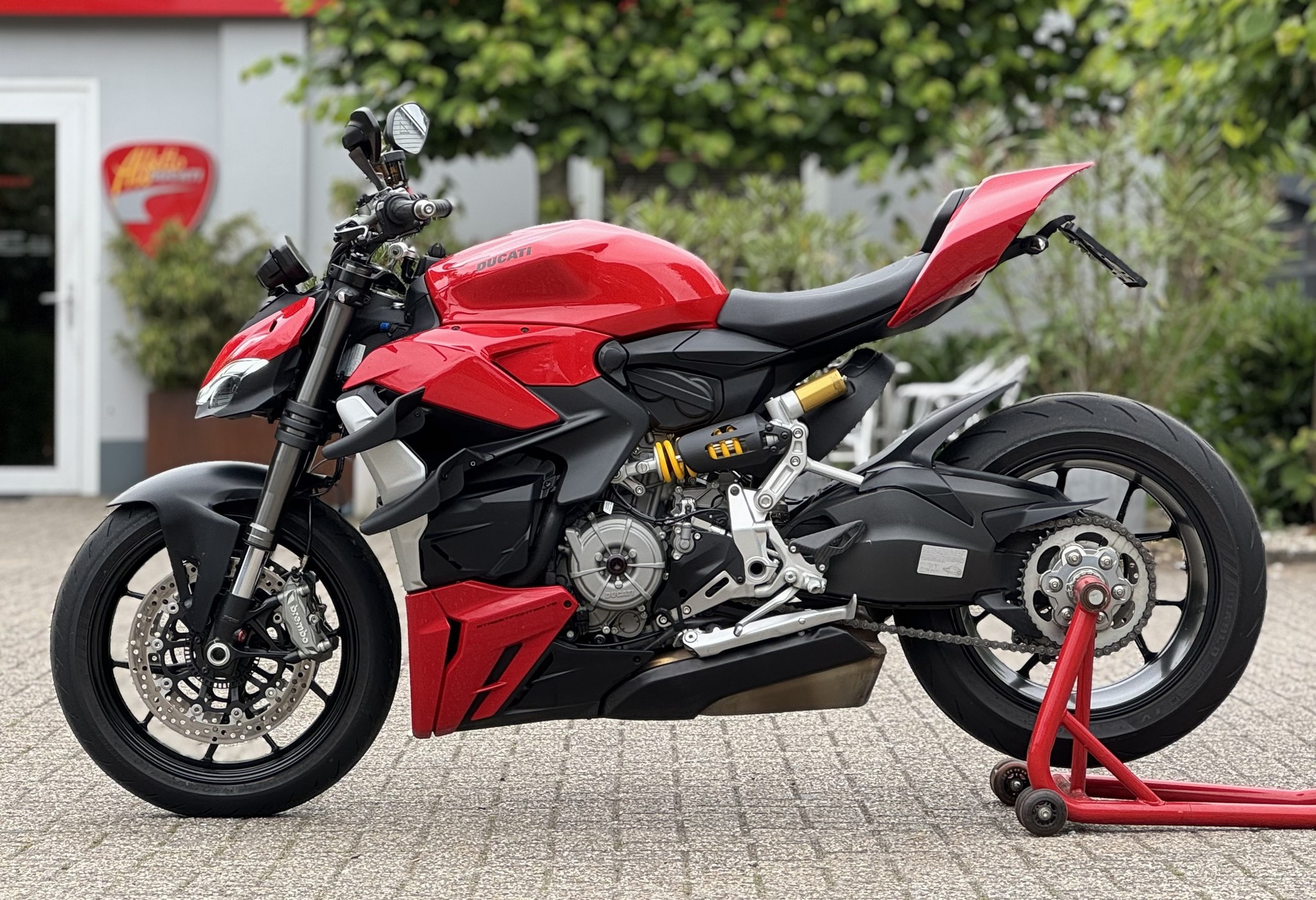 DUCATI Streetfighter V2