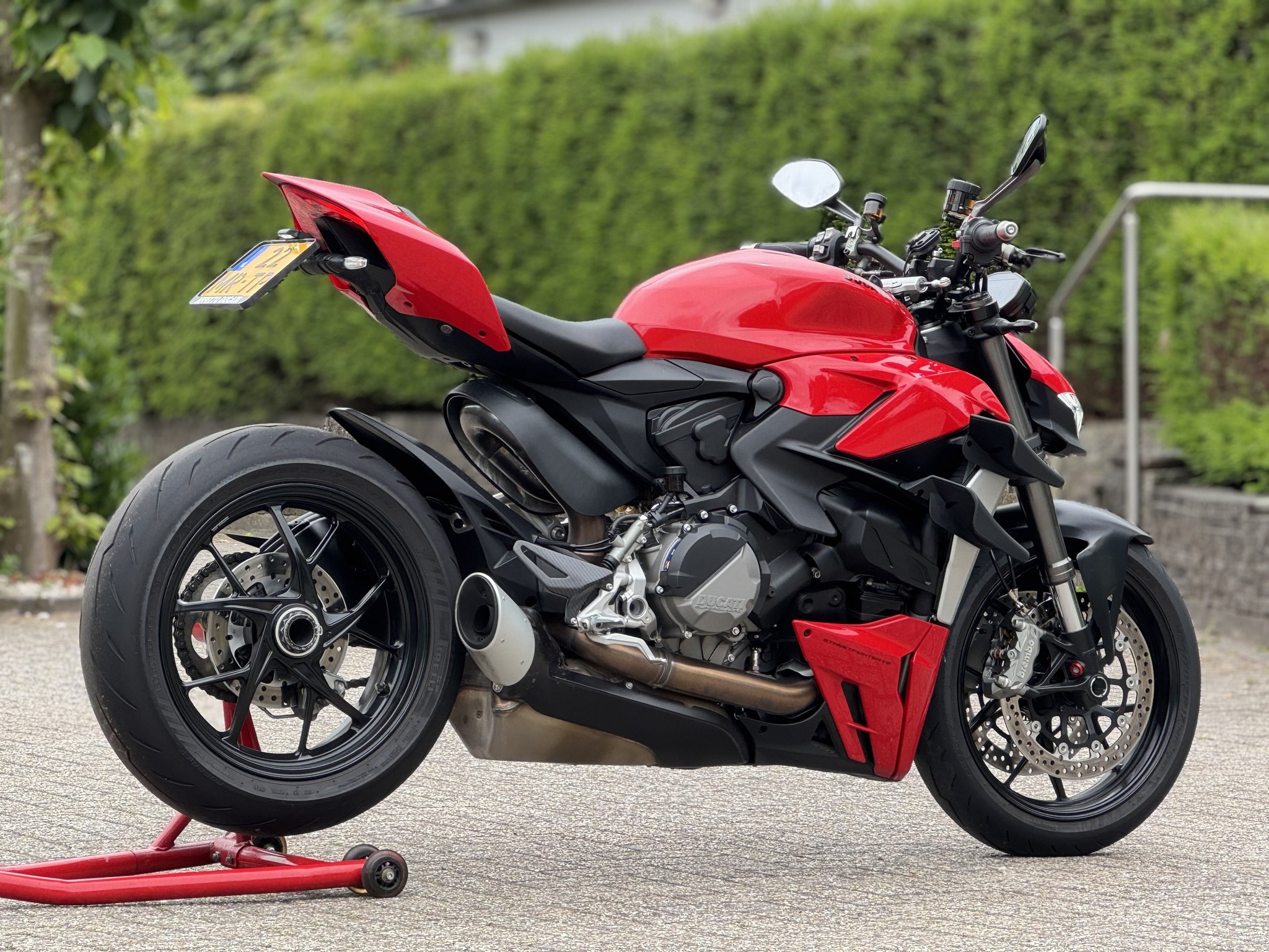 DUCATI Streetfighter V2