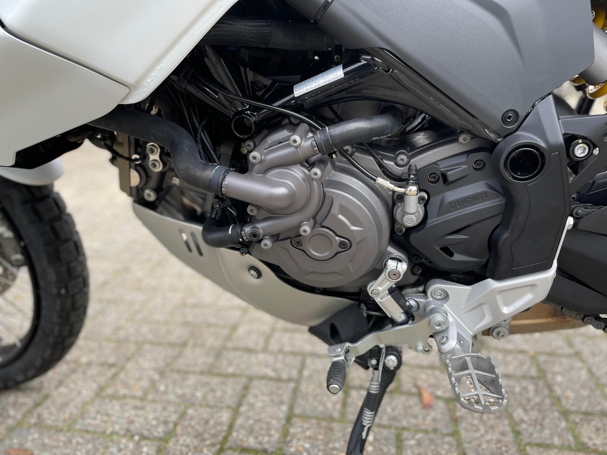 DUCATI Desert X White