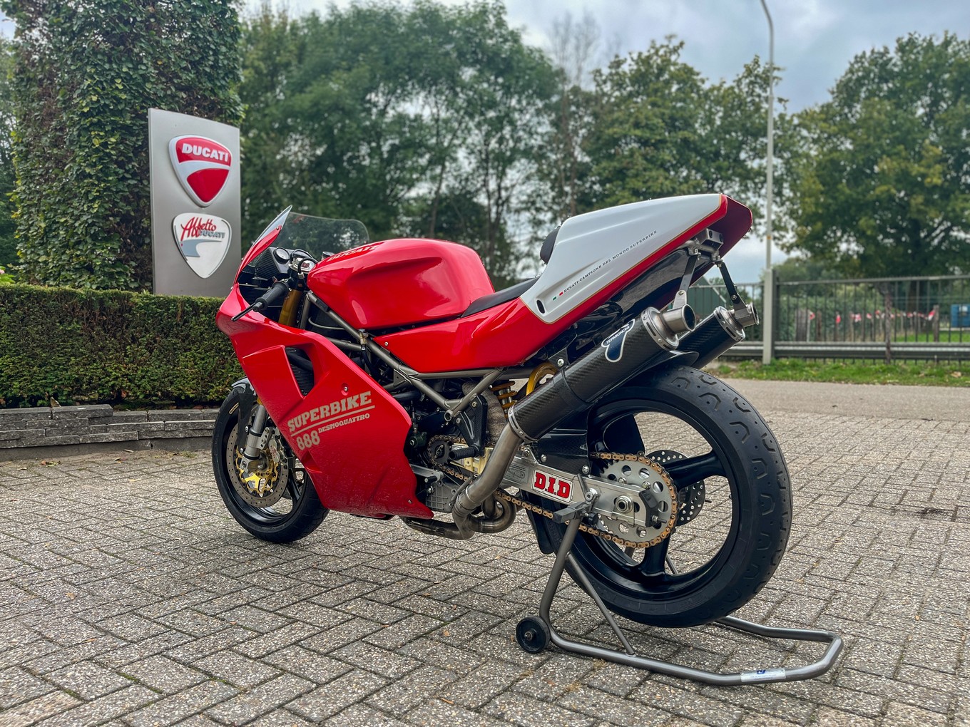 DUCATI 888 Corsa