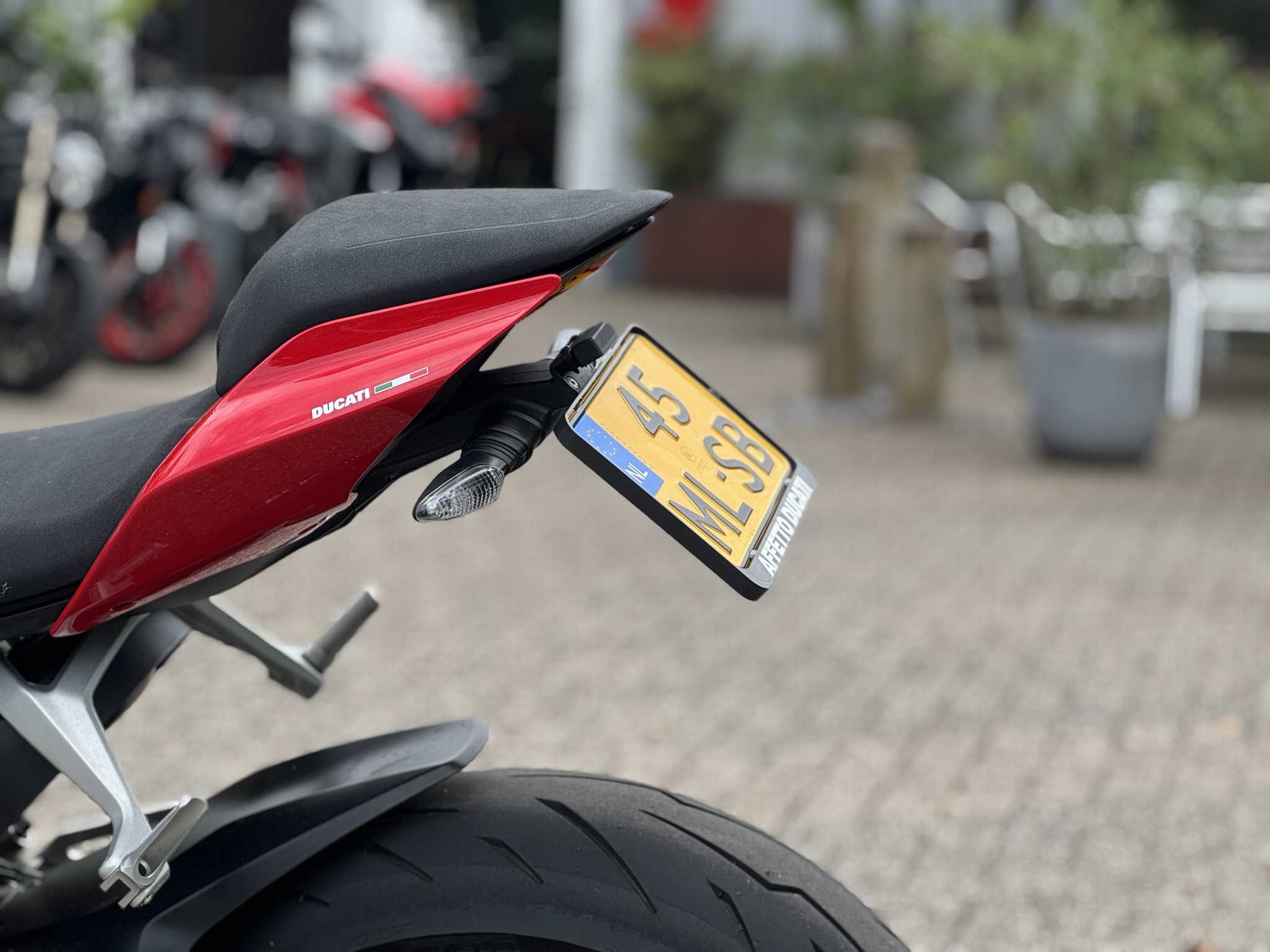 DUCATI PANIGALE V2 RED
