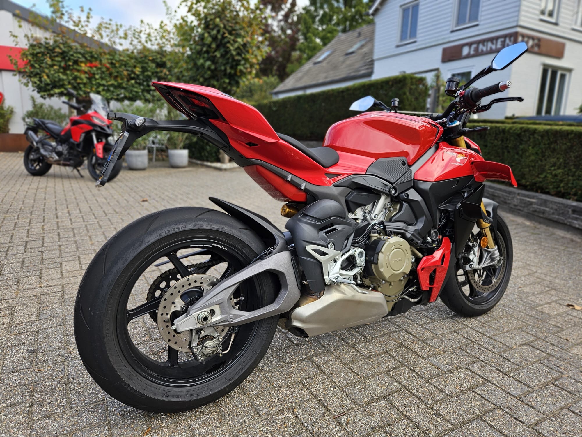 DUCATI Streetfighter V4 S Red