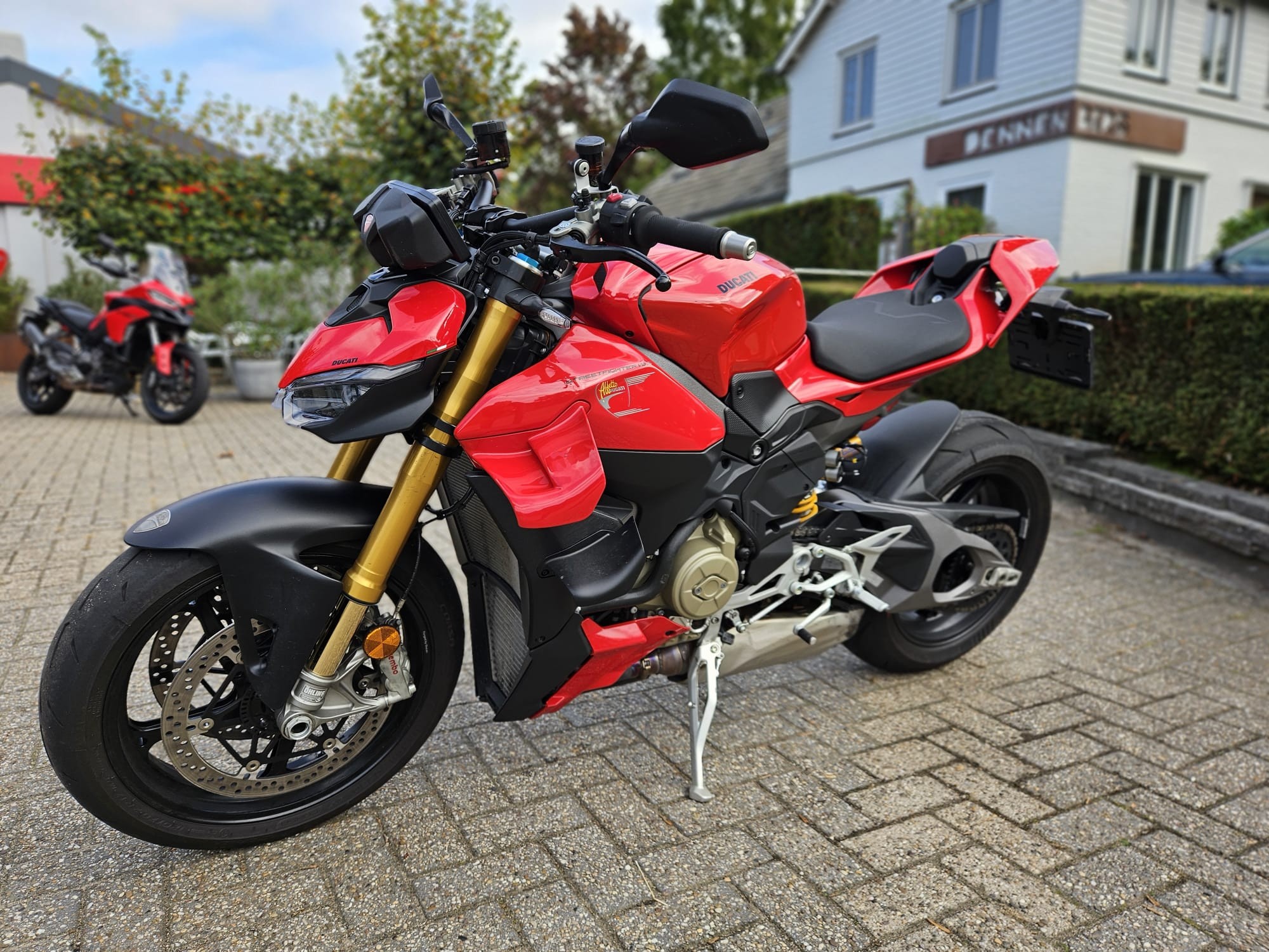 DUCATI Streetfighter V4 S Red