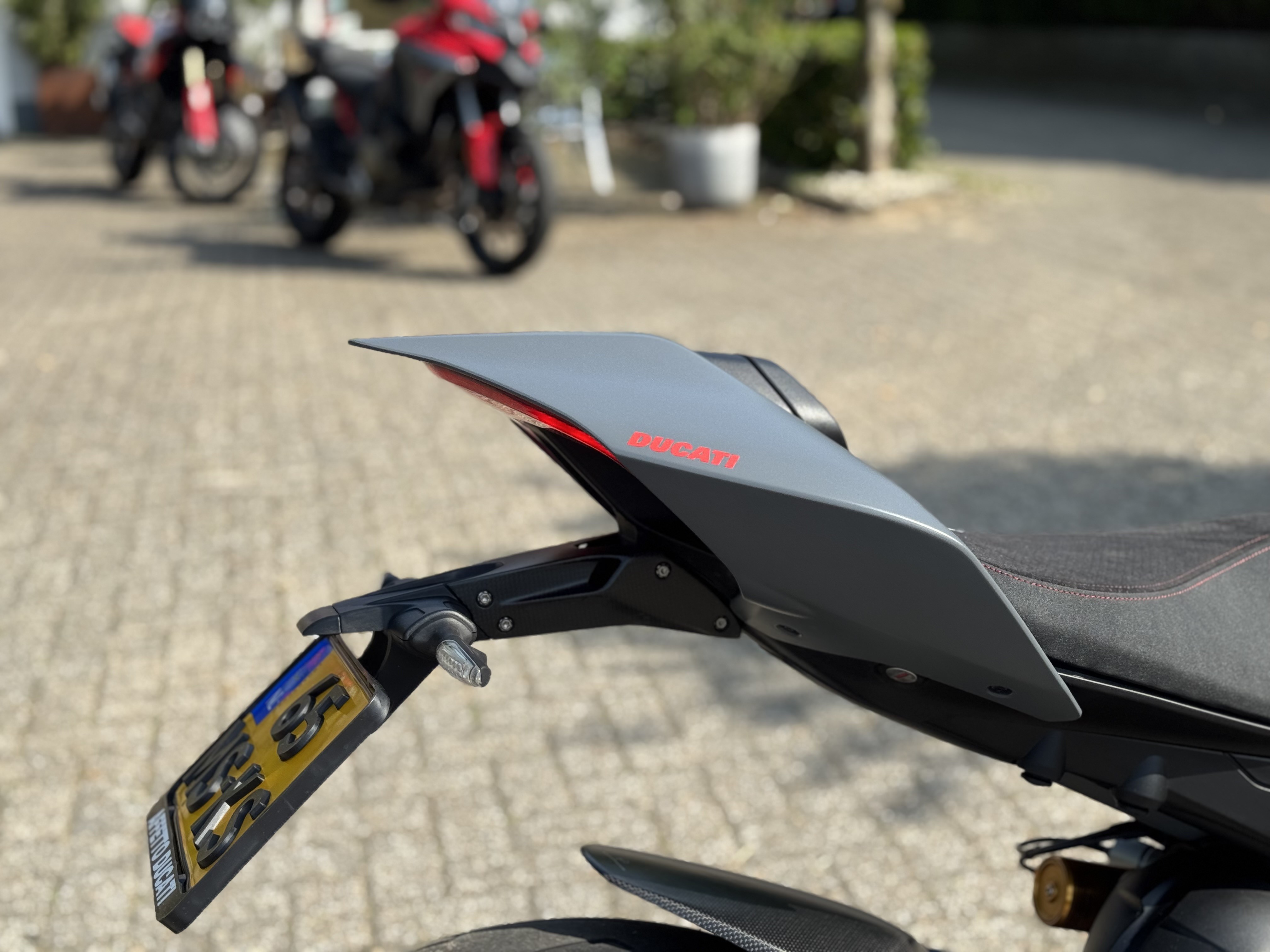 DUCATI Streetfighter V4S Dark