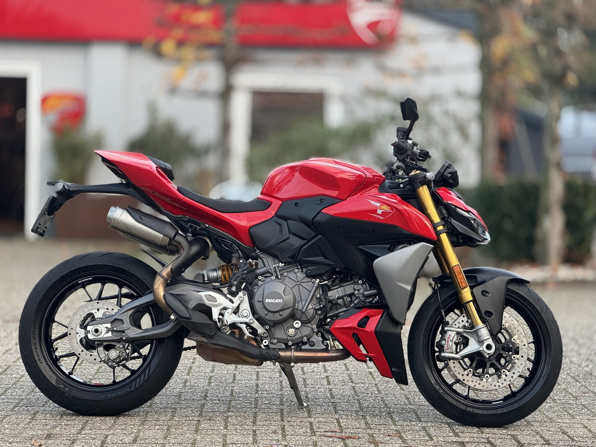 DUCATI Streetfighter V2 S Red