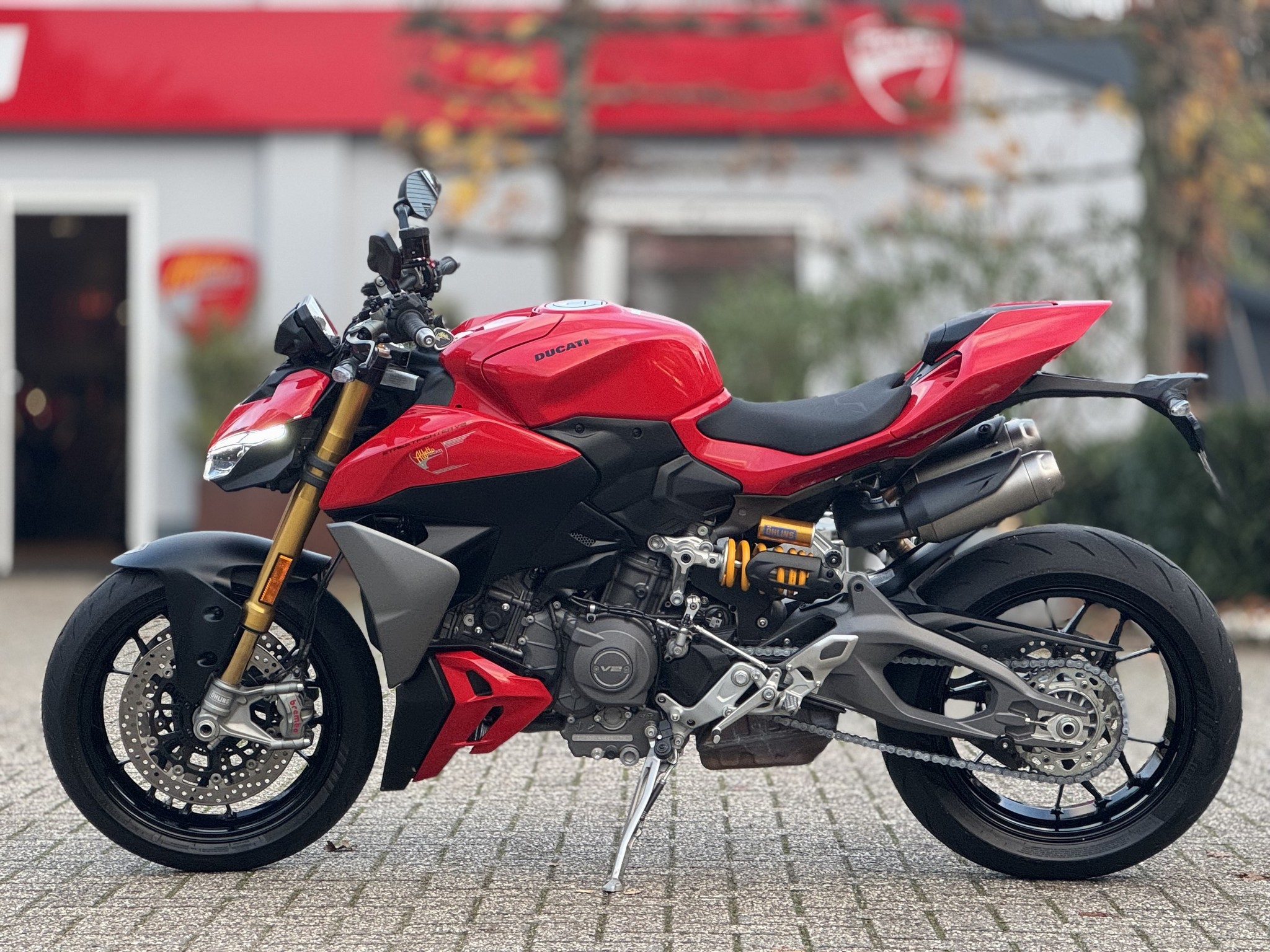 DUCATI Streetfighter V2 S Red