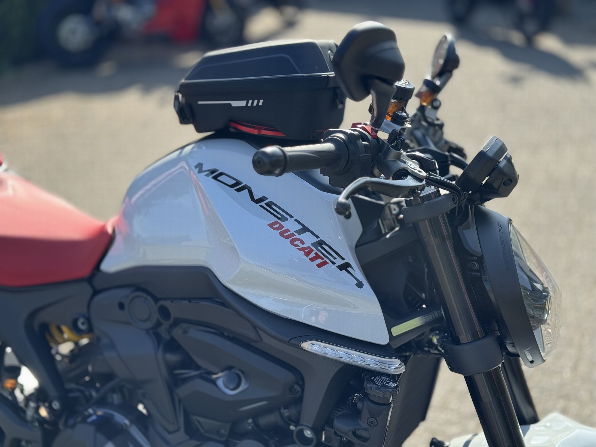 DUCATI Monster