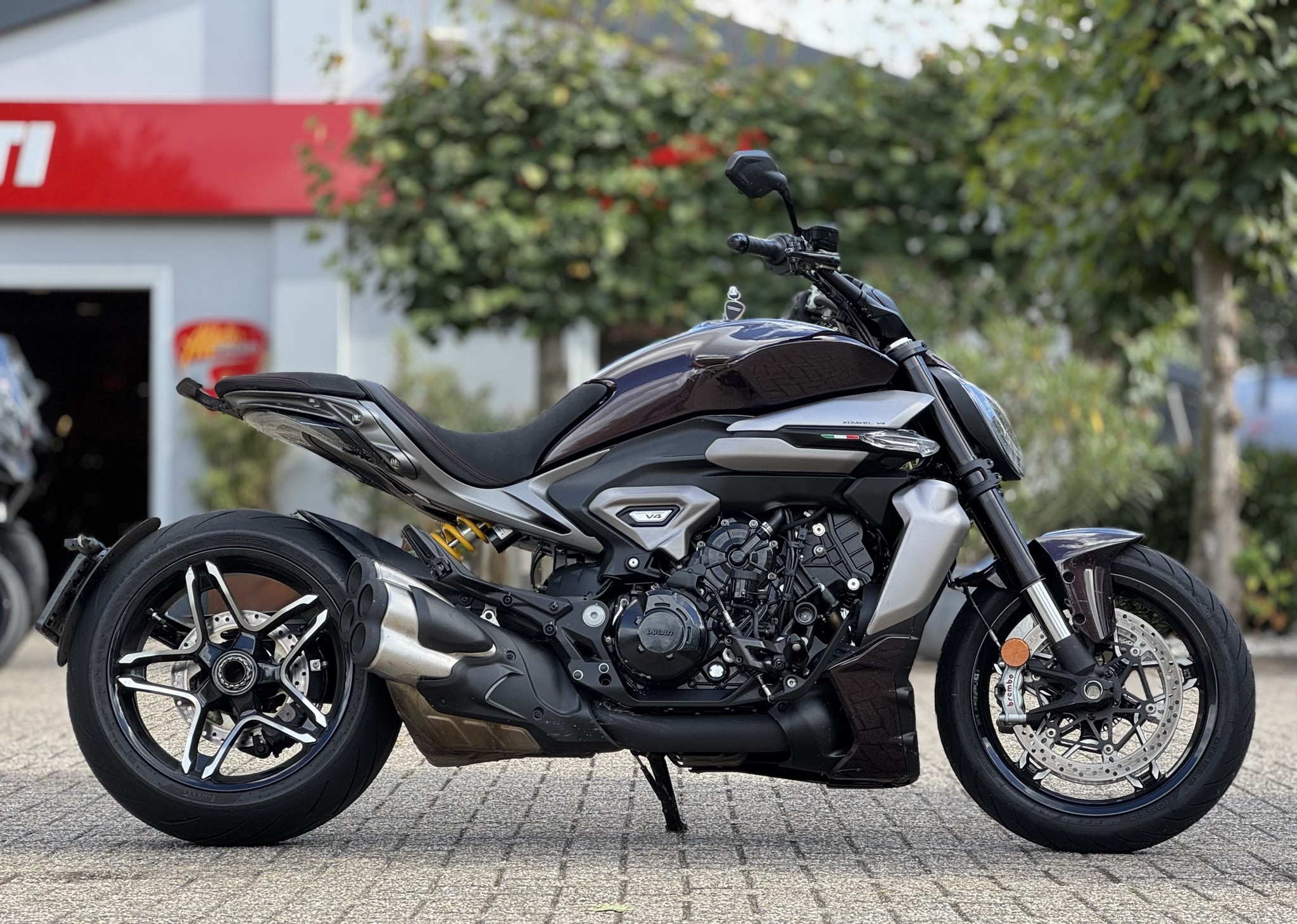 DUCATI Diavel V4 Xdiavel - Black Lava