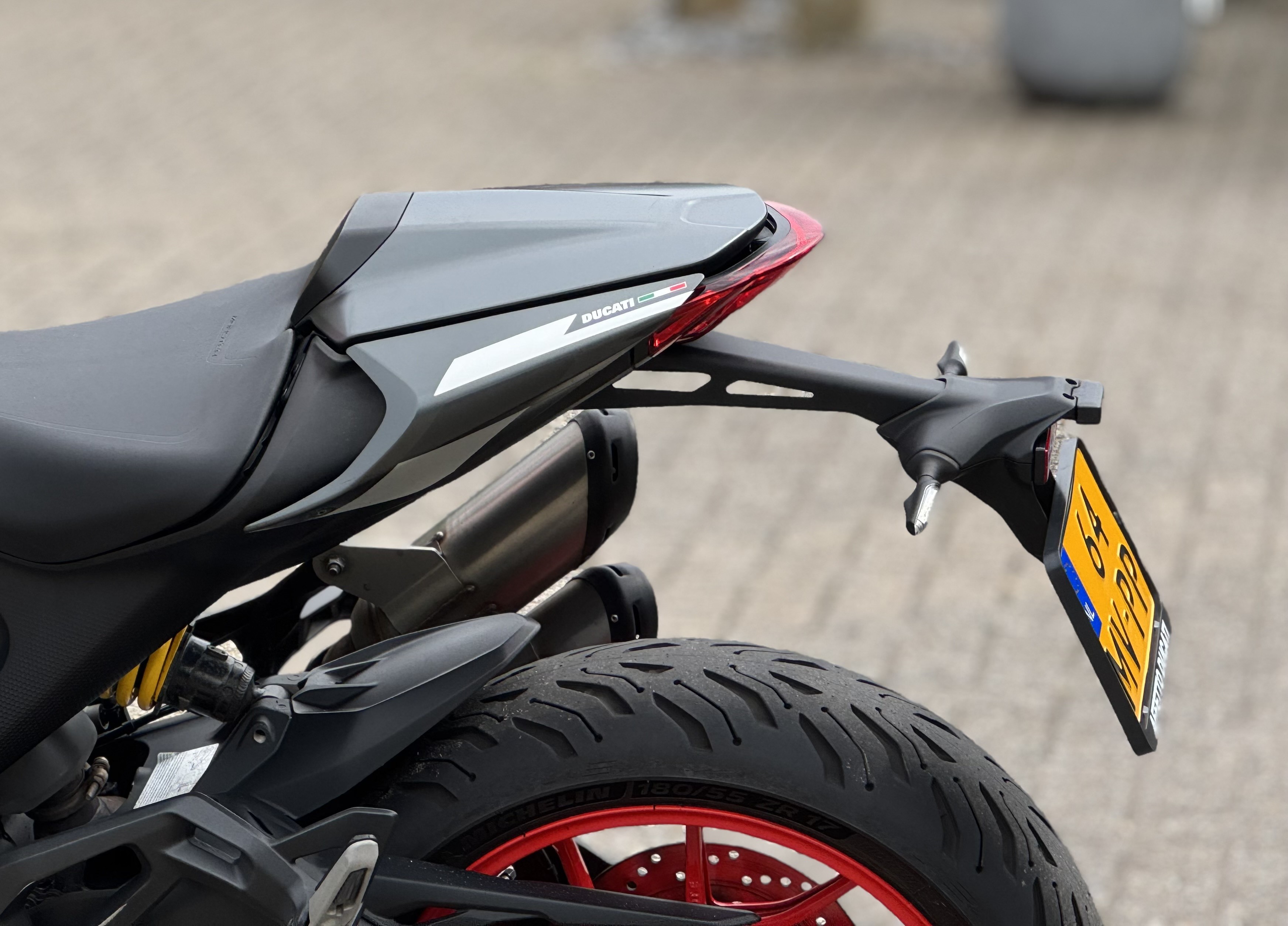 DUCATI Monster