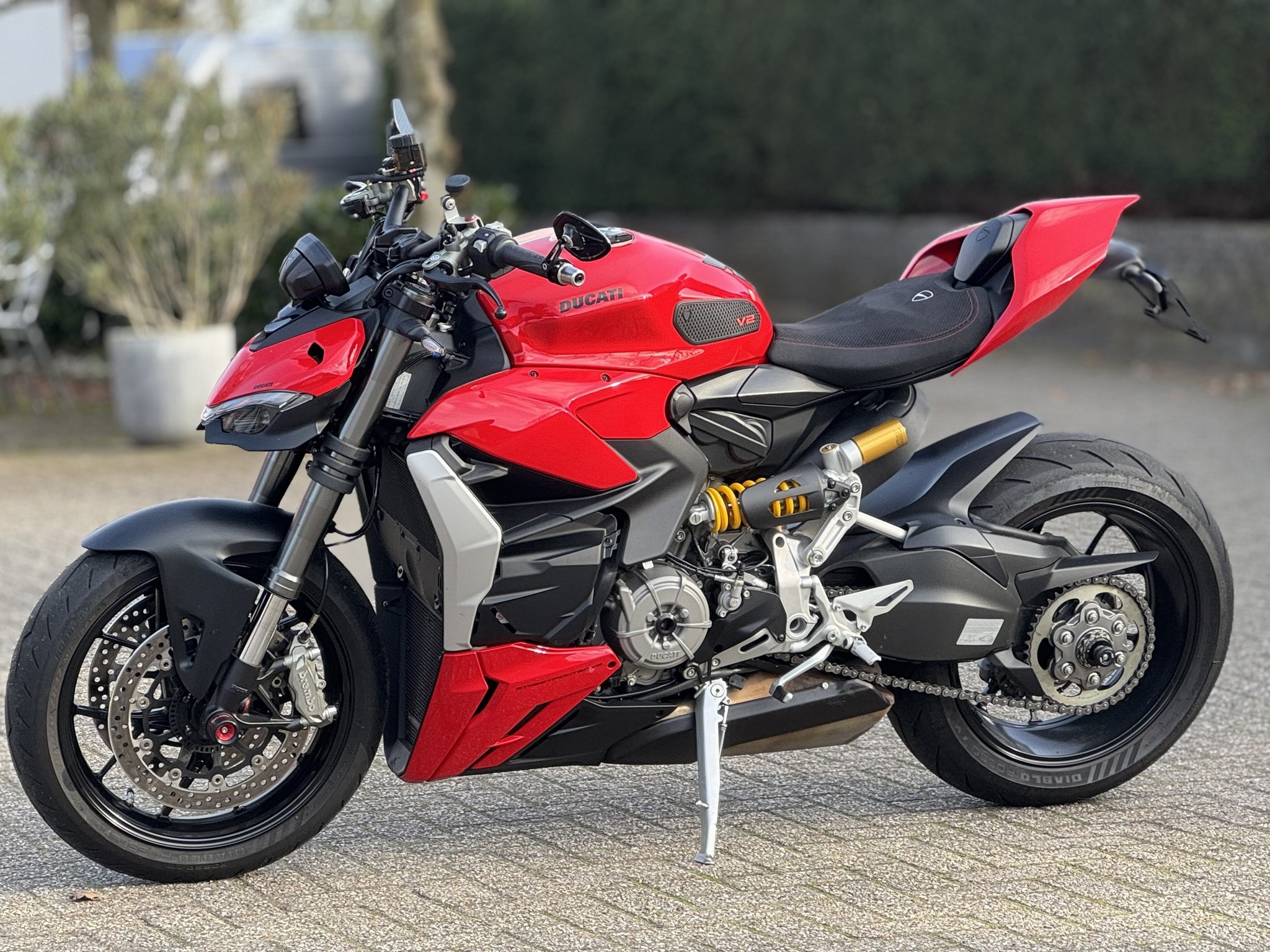 DUCATI Streetfighter V2