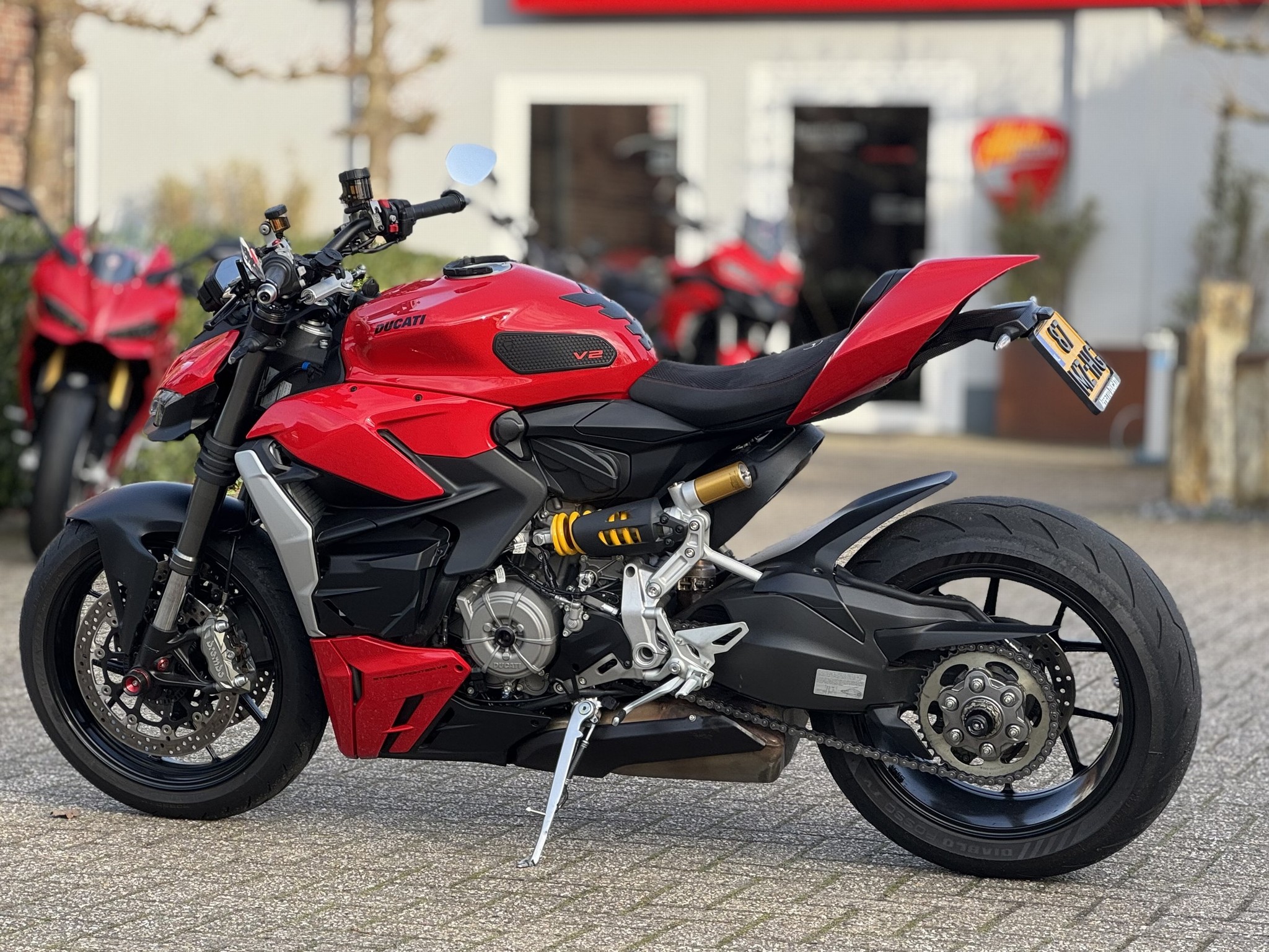 DUCATI Streetfighter V2